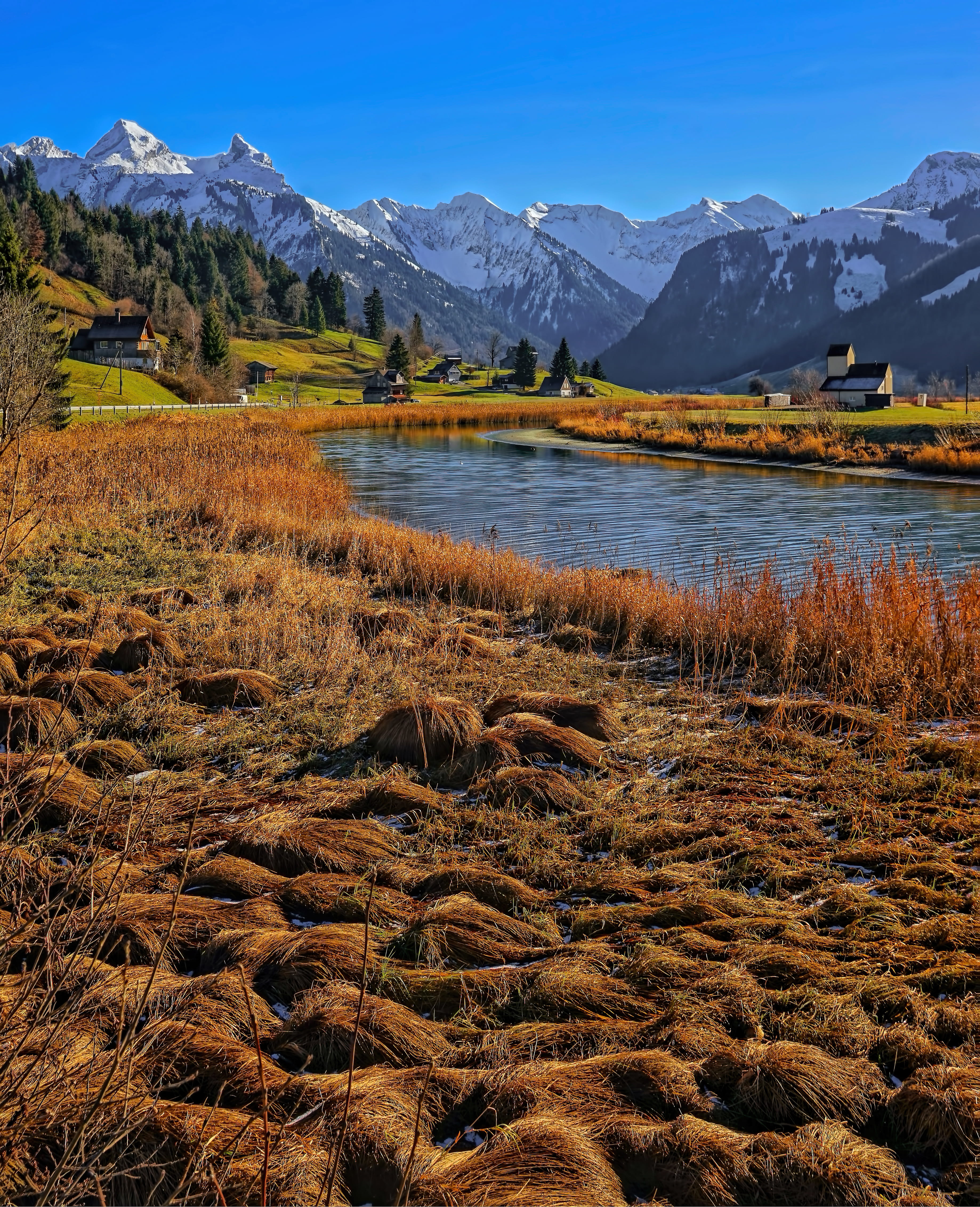 lake, red, beauty in nature, tree, flowing water, 4K, river, landscape, scenics - nature, winter, background, mountain range, mountain, excursion, curve, Phone HD Wallpaper
