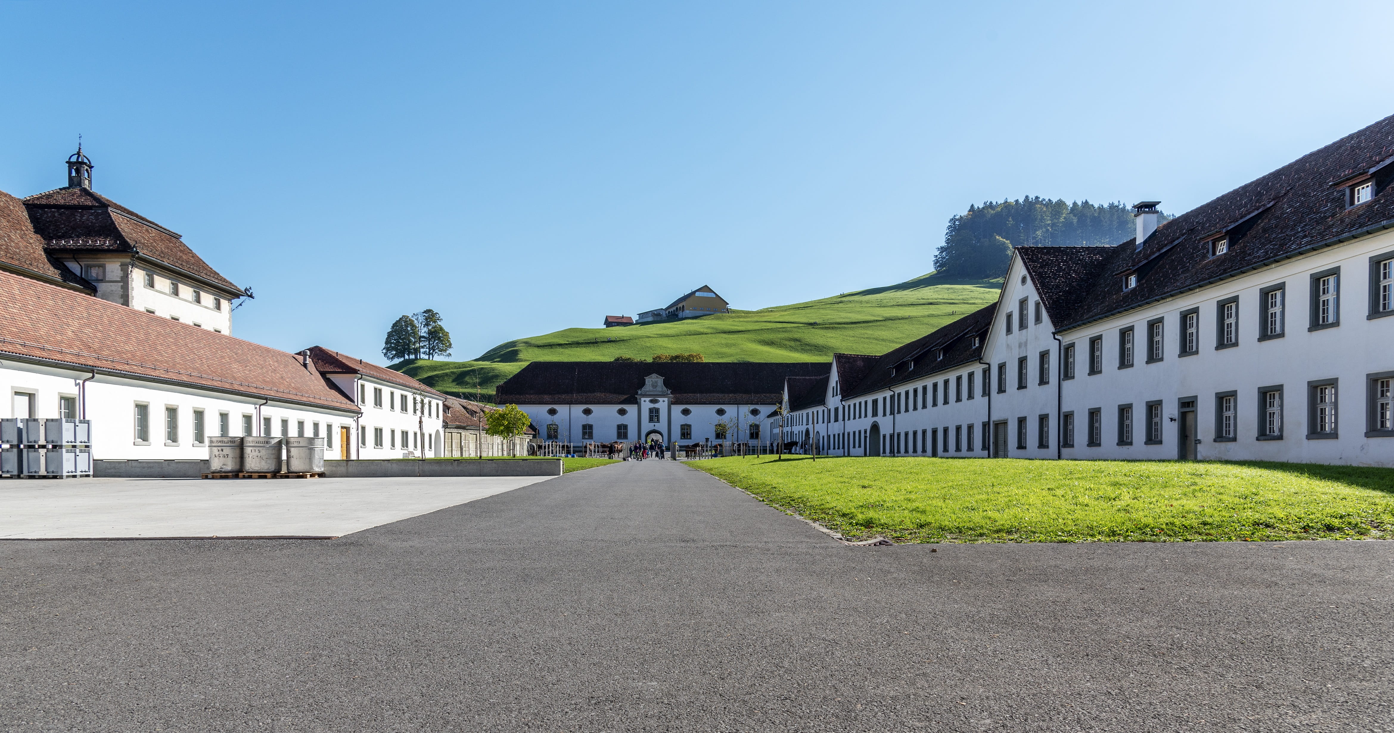 no people, street, sky, house, monastery, copy space, day, building, marstall, direction, history, the way forward, city, road, residential district, built structure, HD Wallpaper