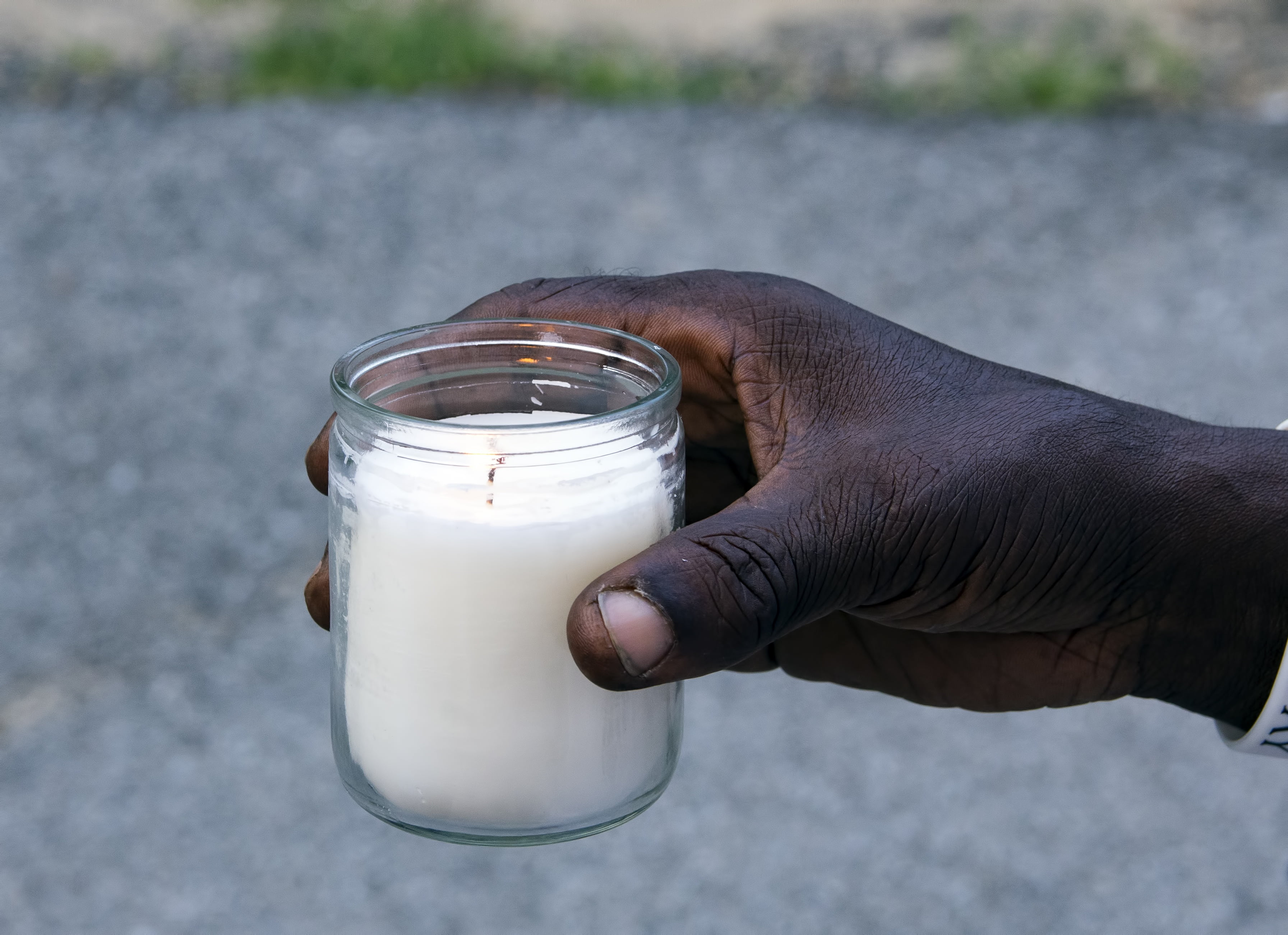 lifestyles, cup, handout, hand, 2K, drink, unrecognizable person, one person, household equipment, vigil, day, glass, drinking glass, real people, candlelight, HD Wallpaper