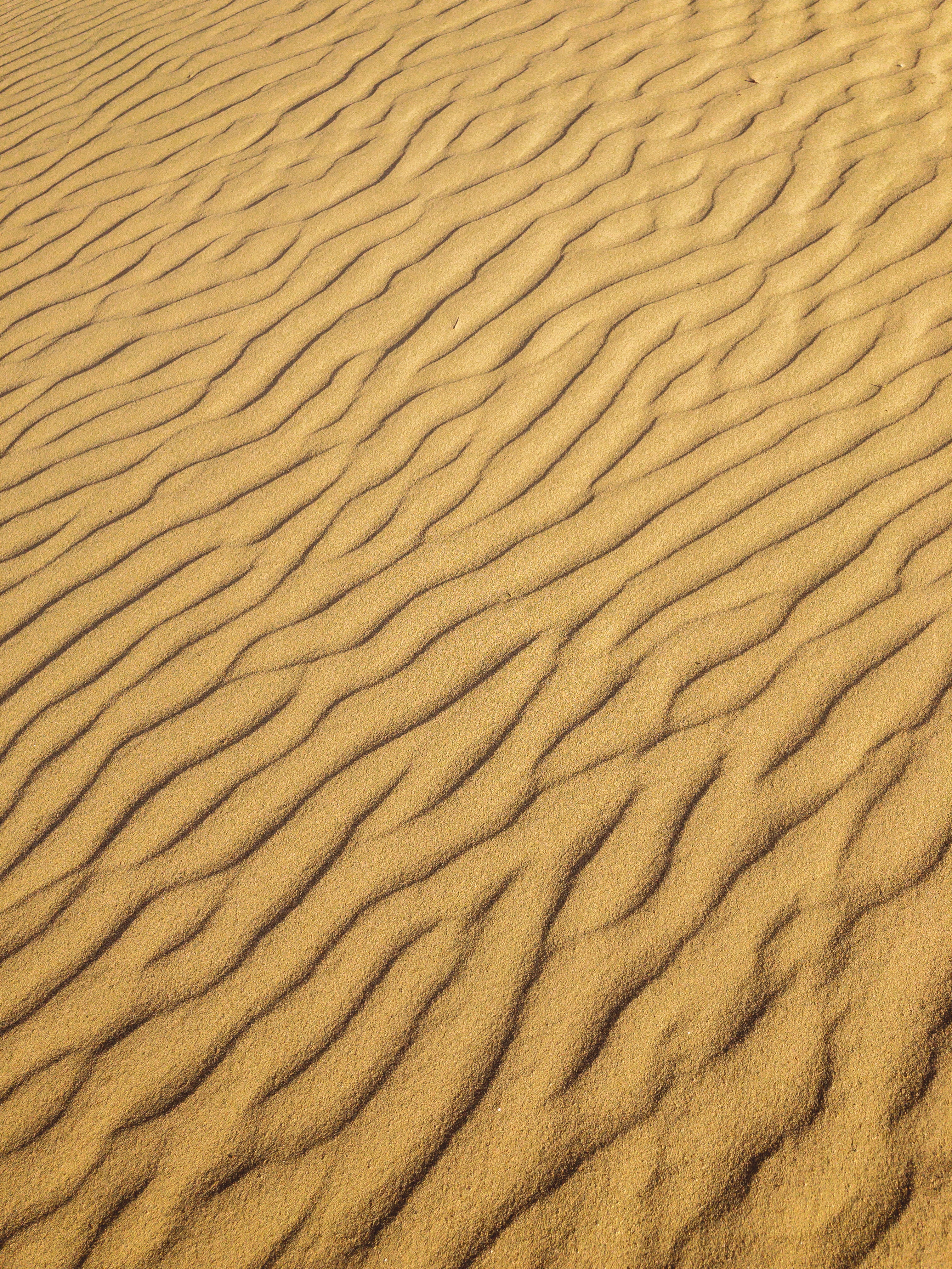 textured, climate, mobile, brown, mineral, dune, natural pattern, desert, drone, minimal, pattern, full frame, nature, day, sand, yellow, arid climate, Phone HD Wallpaper