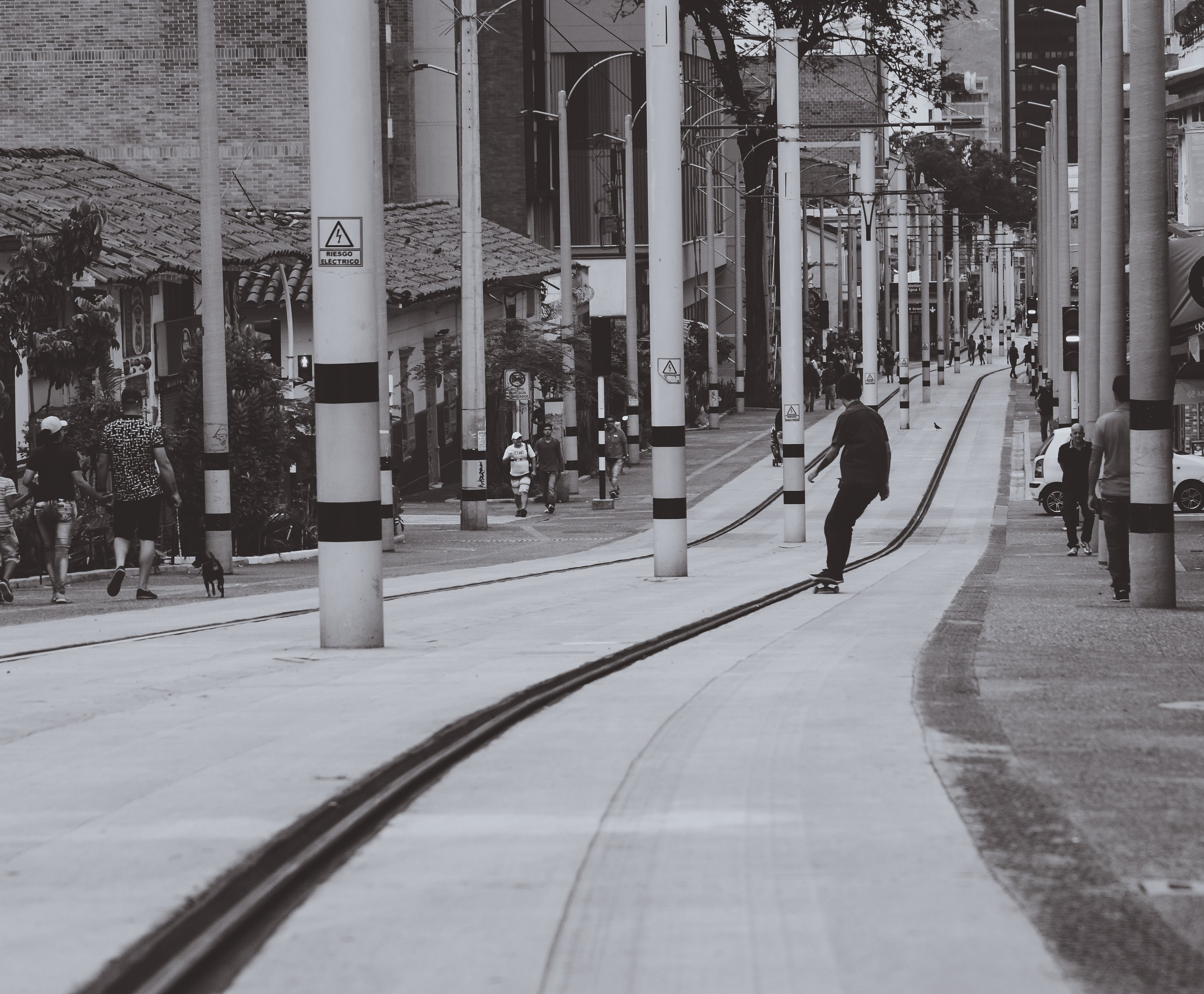 transportation, young, men, real people, day, teens, soledad, urban, architecture, graffiti, people, city life, built structure, adult, photography, group of people, HD Wallpaper