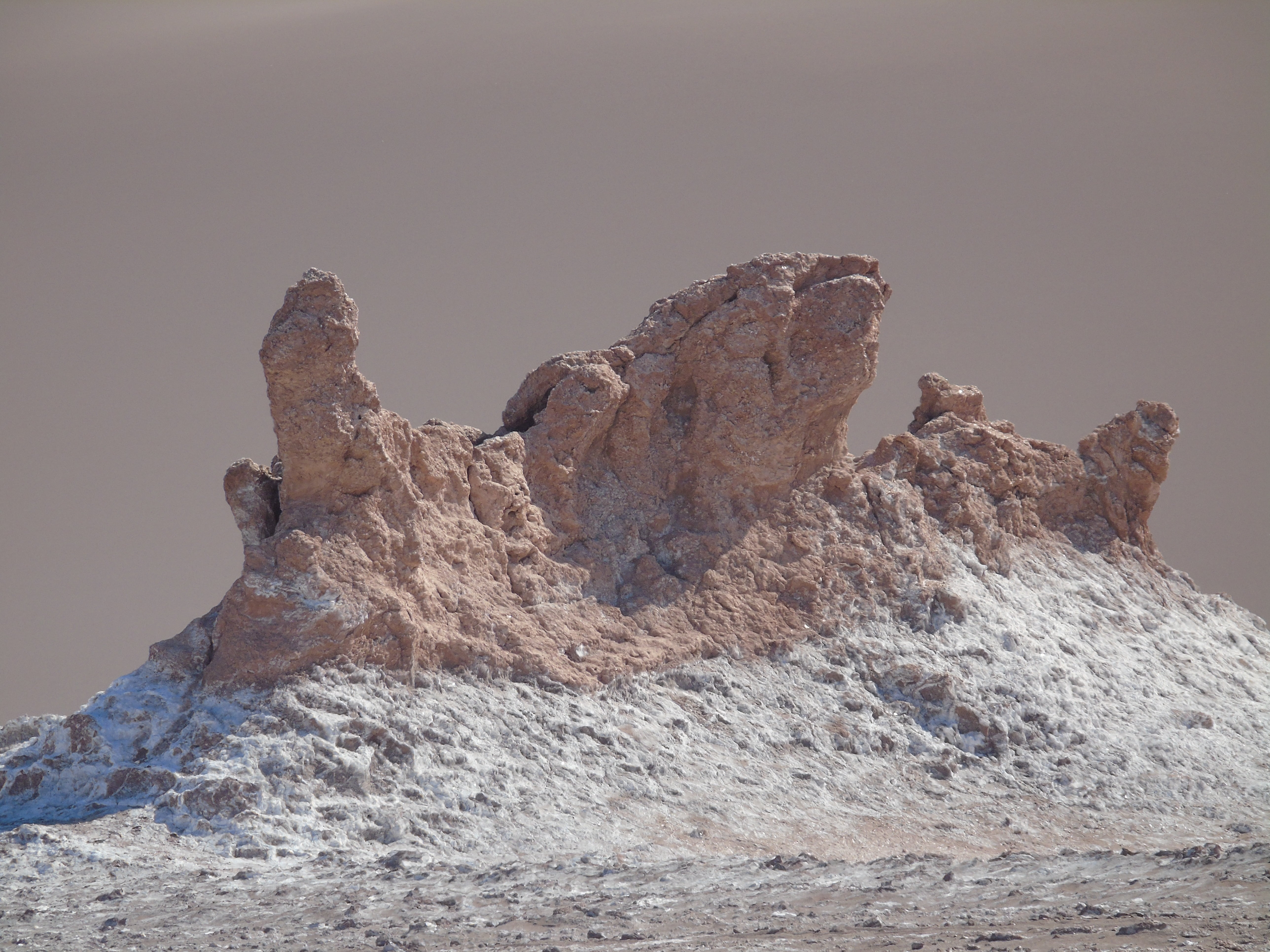 solidity, northern chile, mountain, eroded, landscape, tranquil scene, mineral, valley of the moon, rock - object, untitled, sand, desert, land, solid, HD Wallpaper