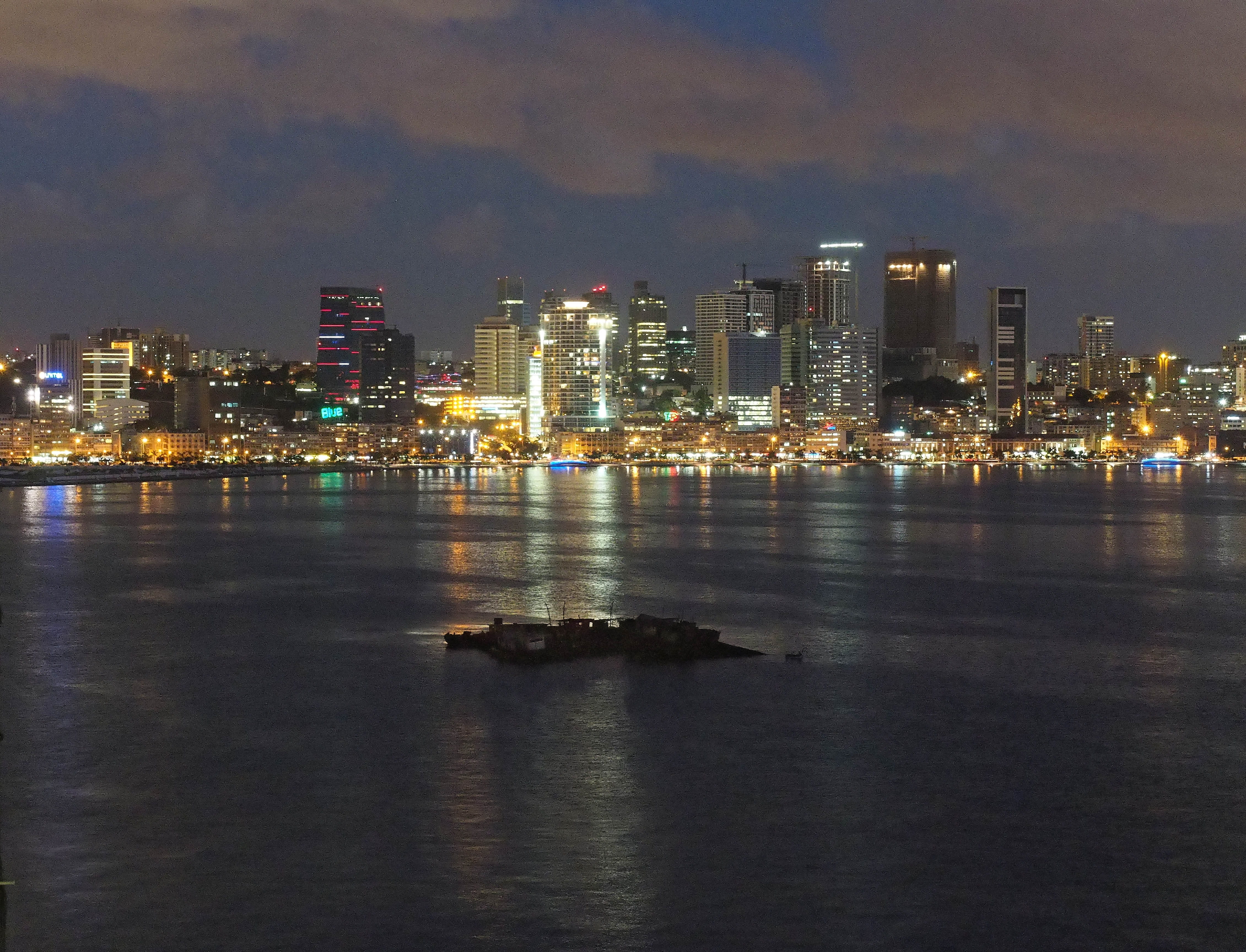 reflection, modern, building exterior, building, skyscraper, architecture, bay, luanda, cityscape, built structure, 4K, water, light, office building exterior, HD Wallpaper