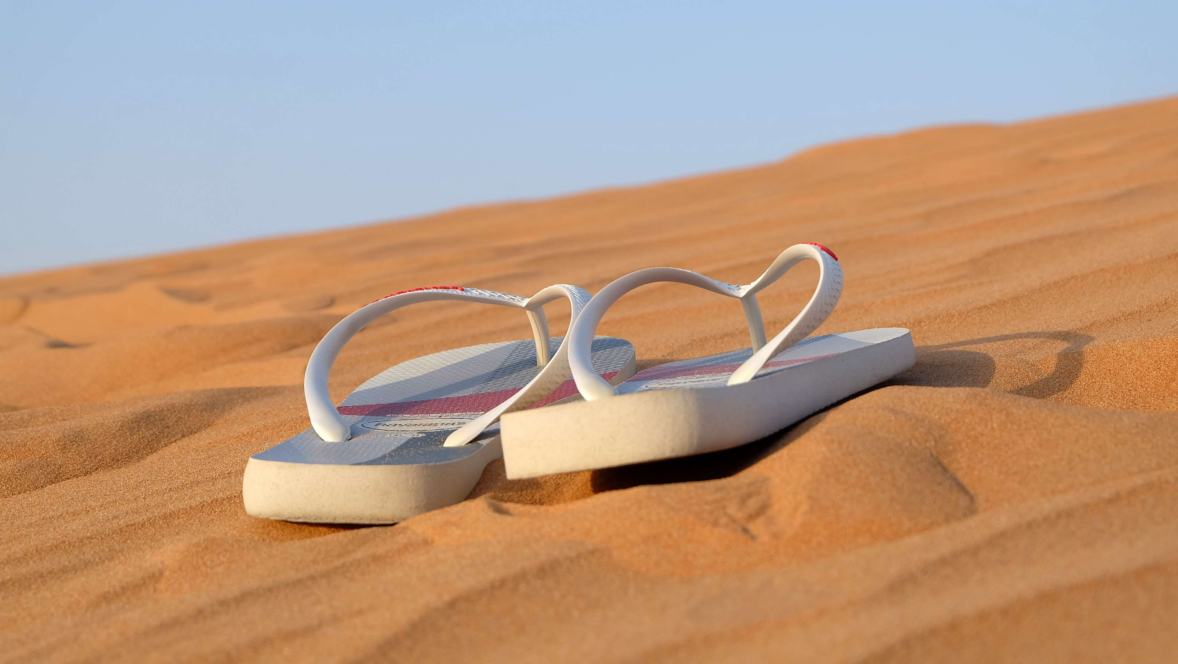 outdoors, sand, heart shape, close up, flip-flop, water, land, sunlight, rubber, love, summer, footwear, 4K, positive emotion, journey, no people, flip flops, HD Wallpaper