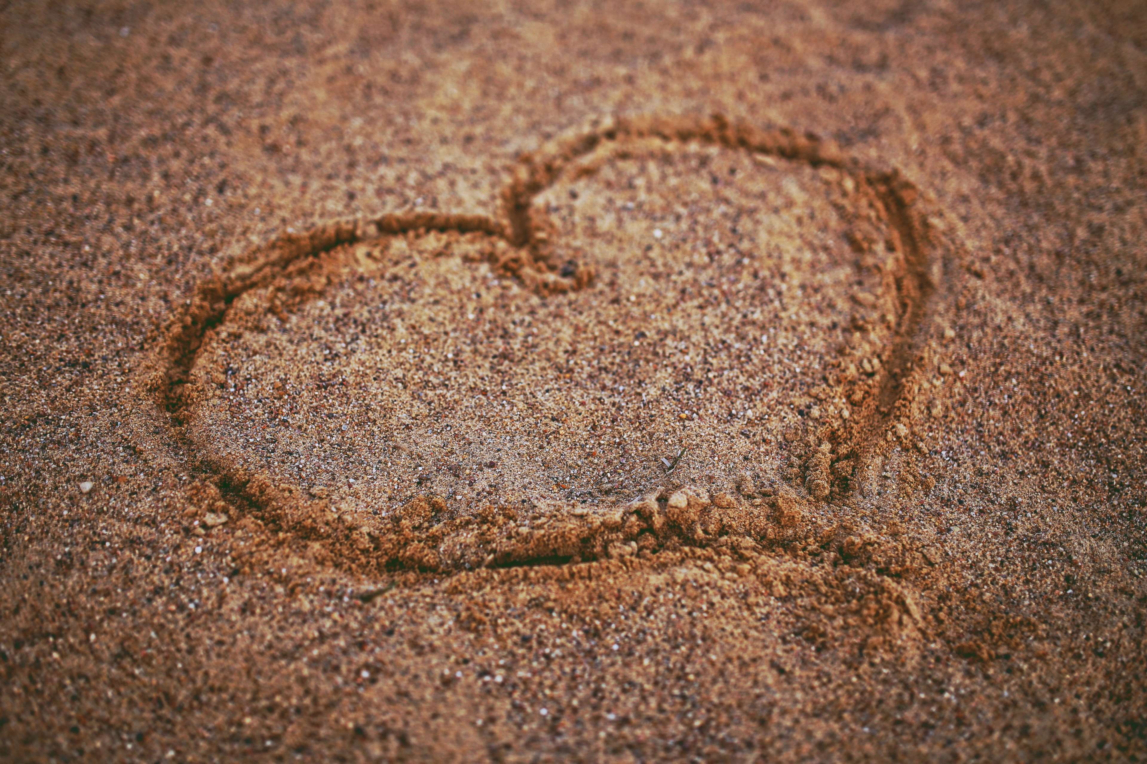 day, space, heart shape, 4K, full frame, dark, outdoors, ground, draw, sand, heart, close, environment, seashore, emotion, textured, selective focus, creativity, HD Wallpaper