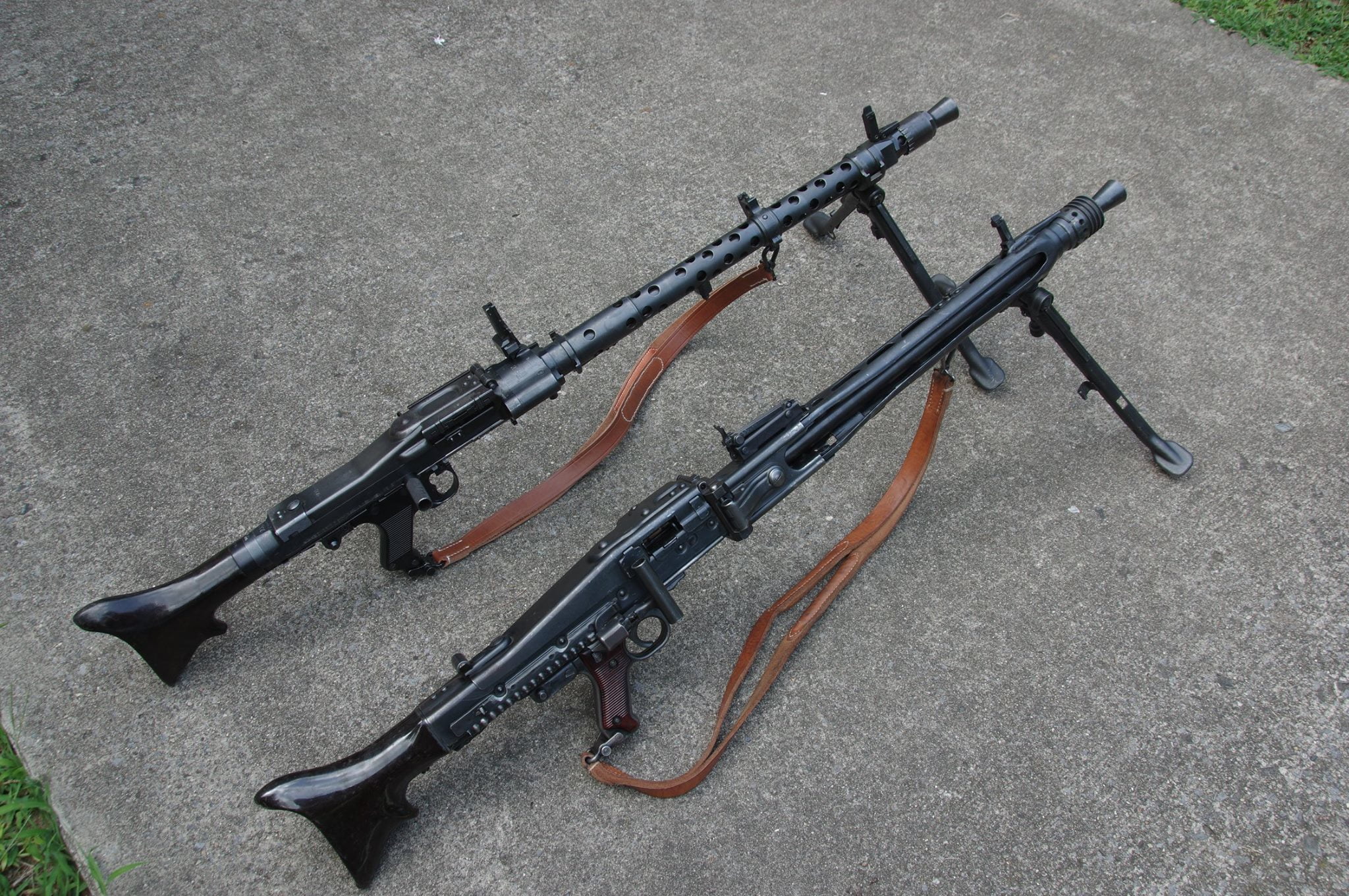 gun, transportation, security, 1080P, guns, metal, absence, high angle view, no people, handgun, day, weapons, outdoors, MG-34, protection, still life, HD Wallpaper