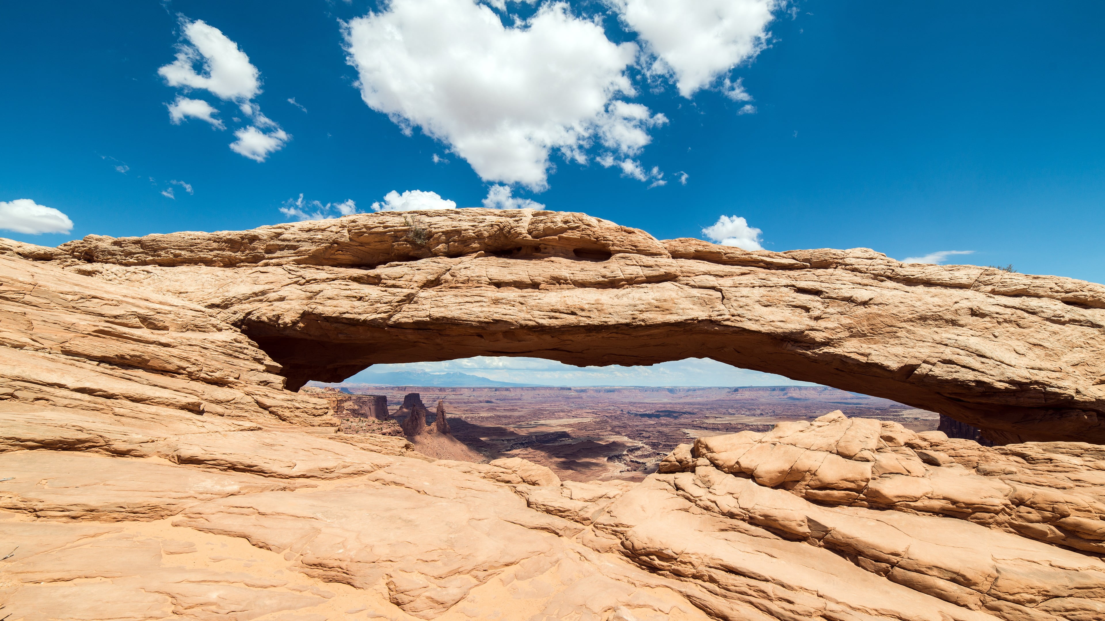 rock formation, non-urban scene, 4K, low angle view, nature, beauty in nature, geology, tranquil scene, physical geography, solid, cloud - sky, rock, arch, HD Wallpaper