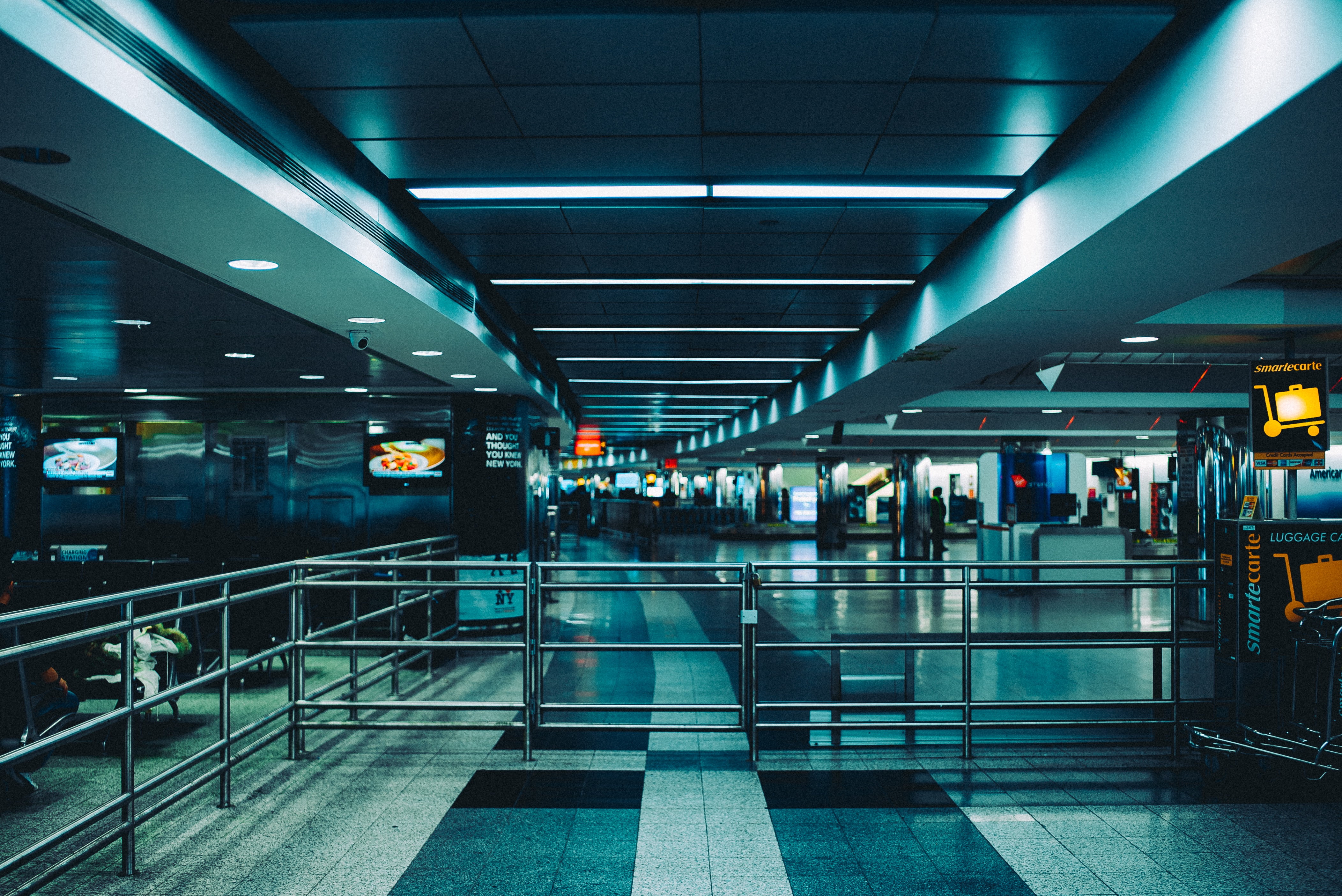 4K, real people, cart, architecture, waiting, station, camera, airport, group of people, blurred motion, people, rail transportation, lighting equipment, HD Wallpaper