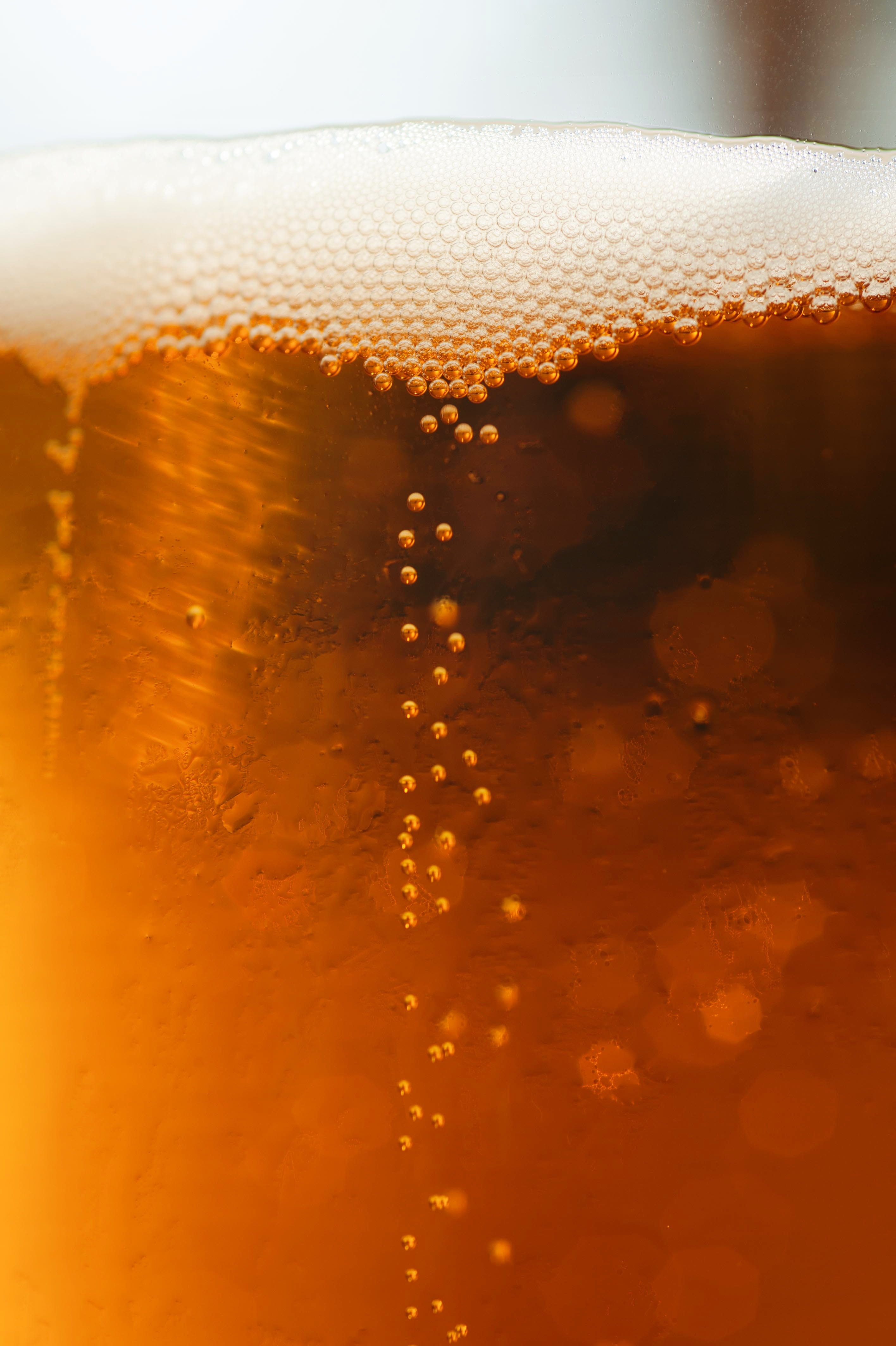 drink, 4K, cold temperature, food and drink, wet, macro, household equipment, freshness, beer, refreshment, pressure, no people, drop, frothy drink, lager, Phone HD Wallpaper