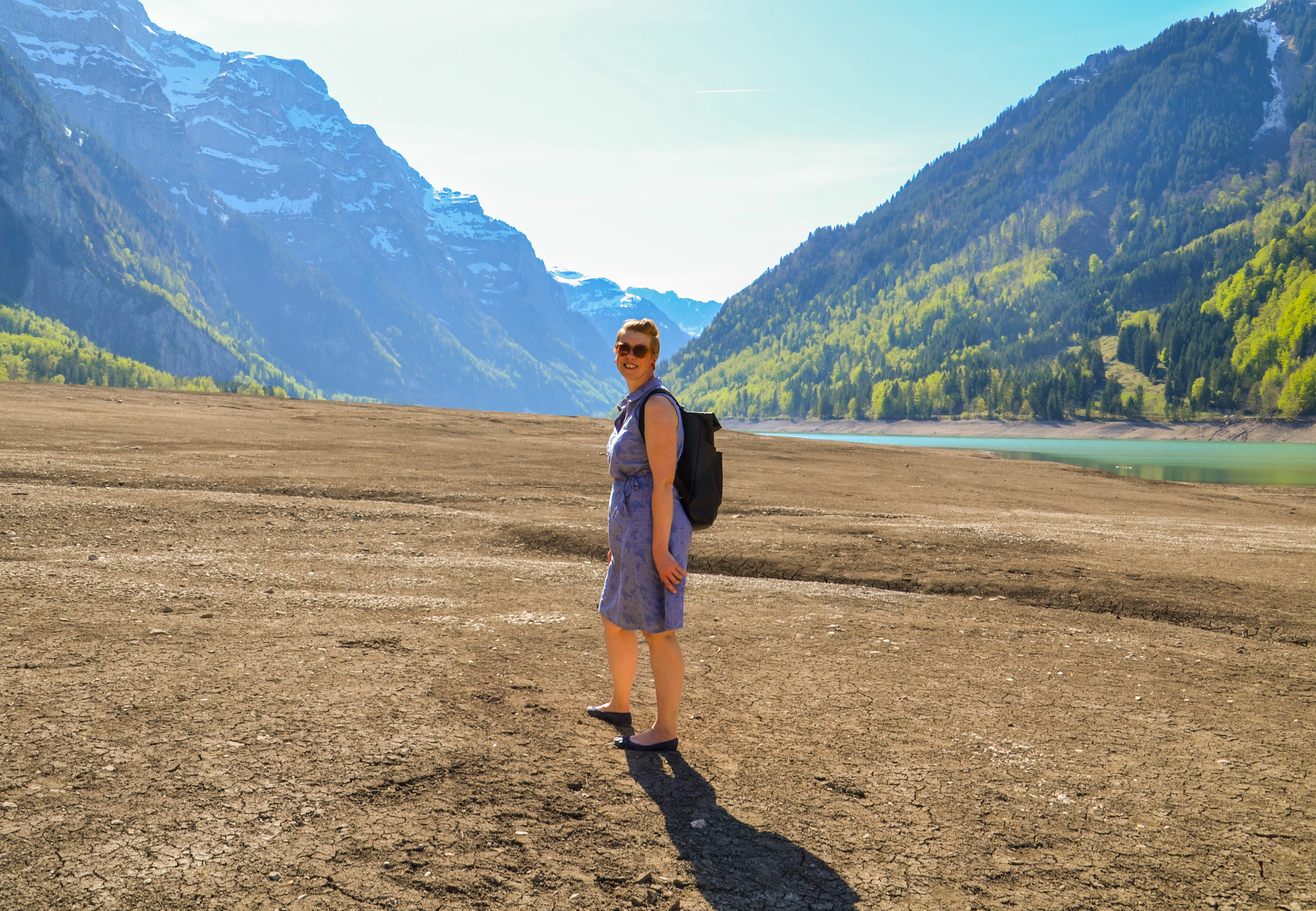 klöntal, bergsee, massif, tranquil scene, hiking, day, glärnisch, real people, beauty in nature, full length, casual clothing, 4K, land, switzerland, alpine, HD Wallpaper