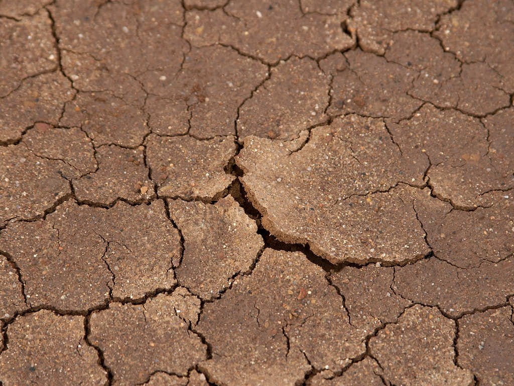land, cracked, arid climate, nature, desert, textured, no people, drought, full frame, environmental issues, environment, cracks, parching, outdoors, dry, HD Wallpaper