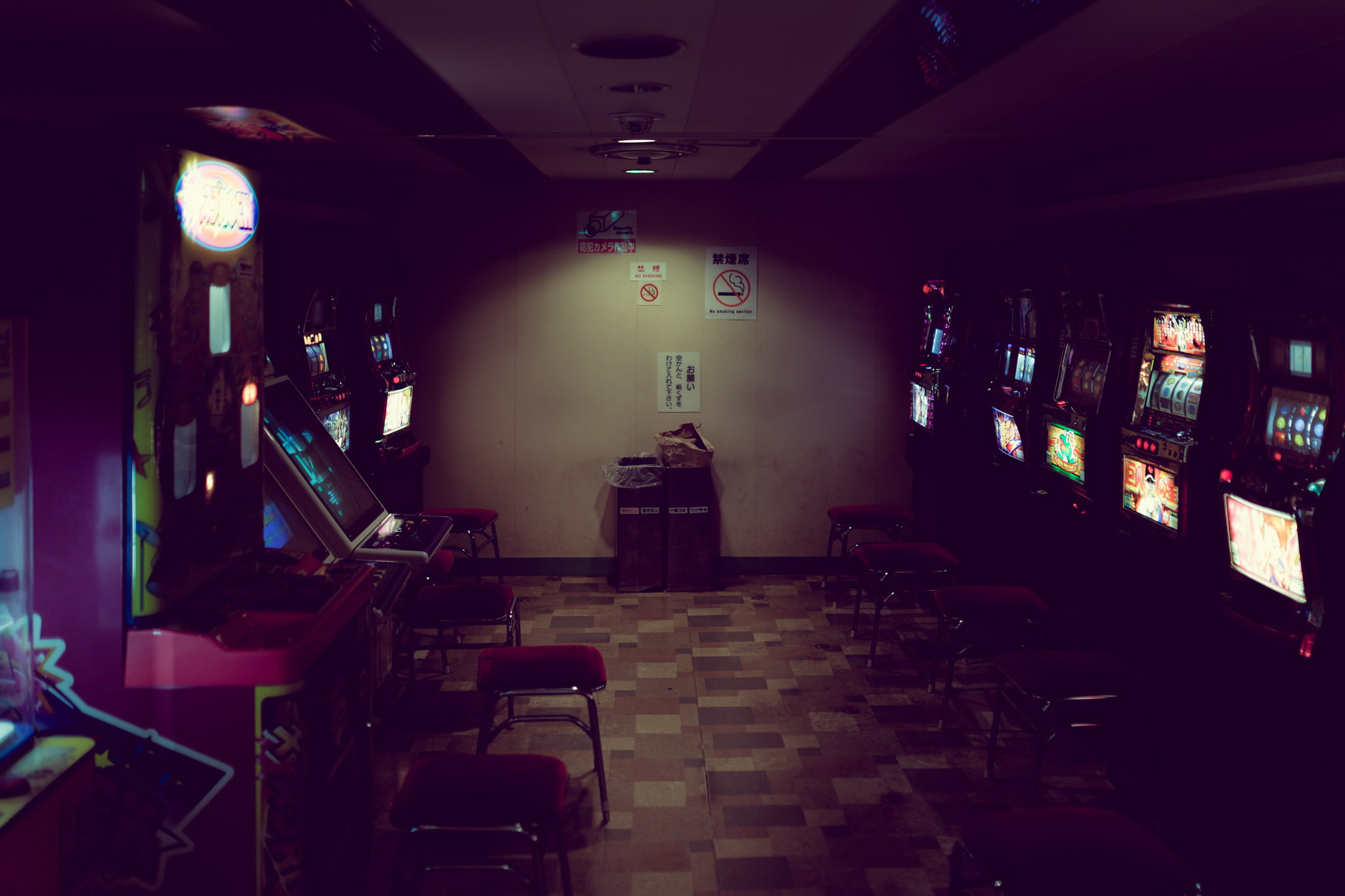 light, garbage, game, arcade, room, 1080P, chair, neon, HD Wallpaper
