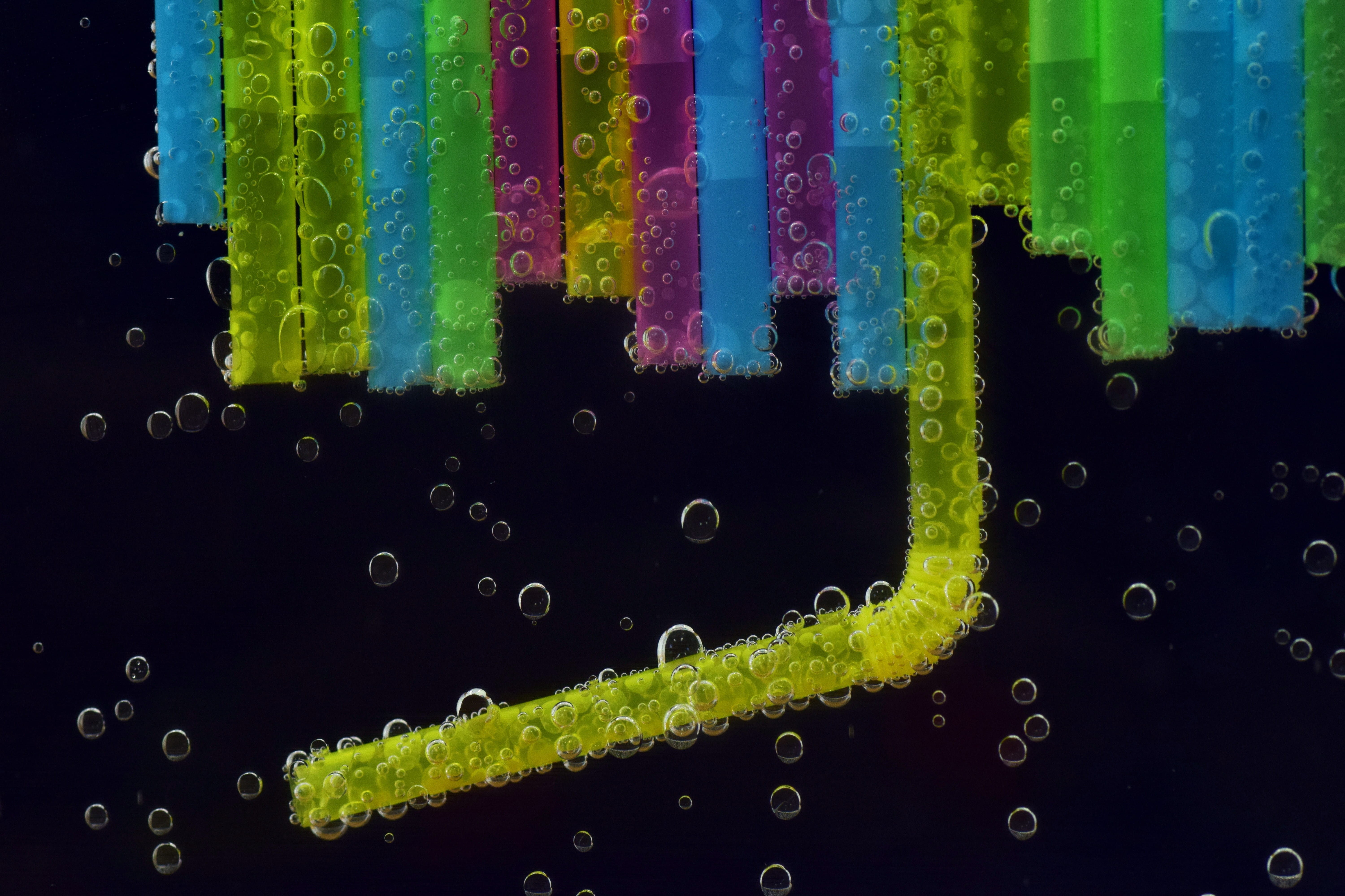 multi colored, guest, green color, party, water, science, close, creativity, plastic tubes, Halme, thirst, spraying, frisch, celebrate, blow, pattern, colorful, HD Wallpaper