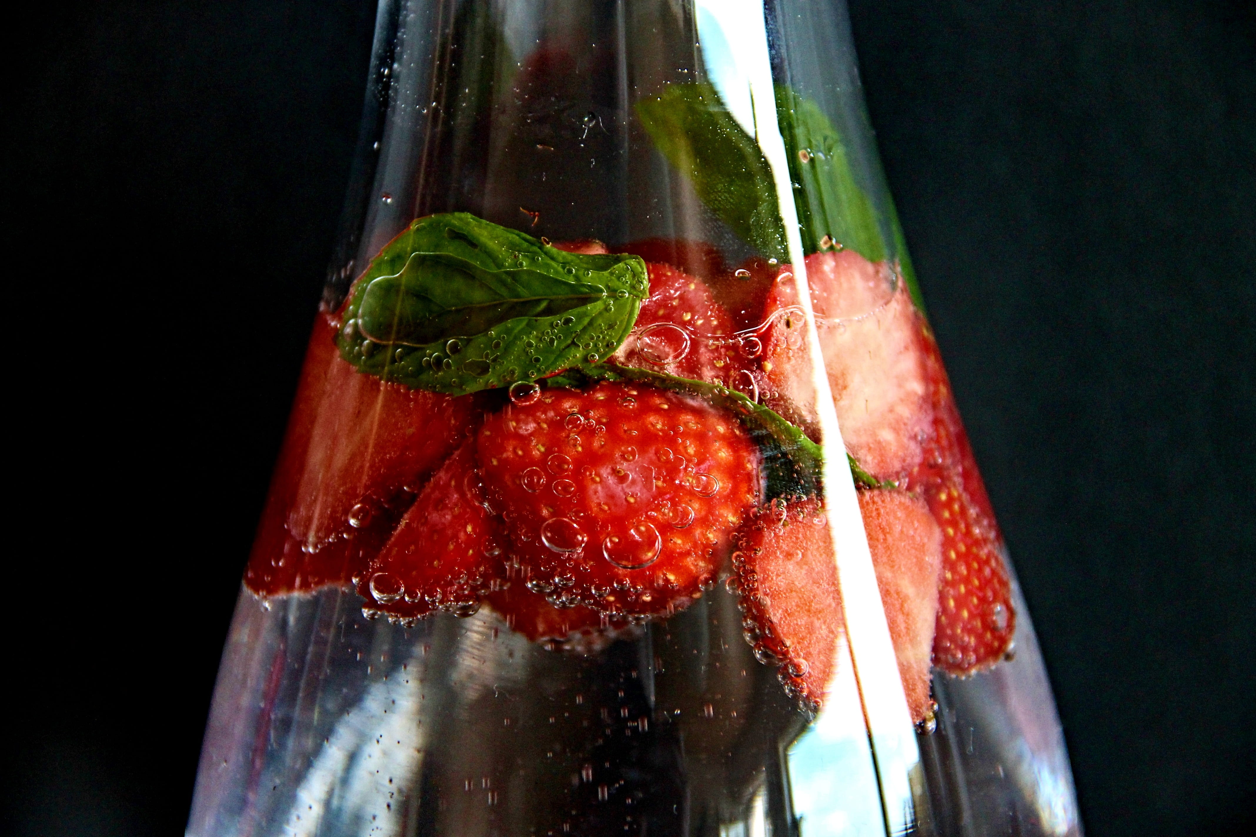refreshment, black background, frisch, food and drink, healthy eating, bottle, glass, no people, bubble, beads, mint, carafe, strawberry, clear, focus on foreground, HD Wallpaper