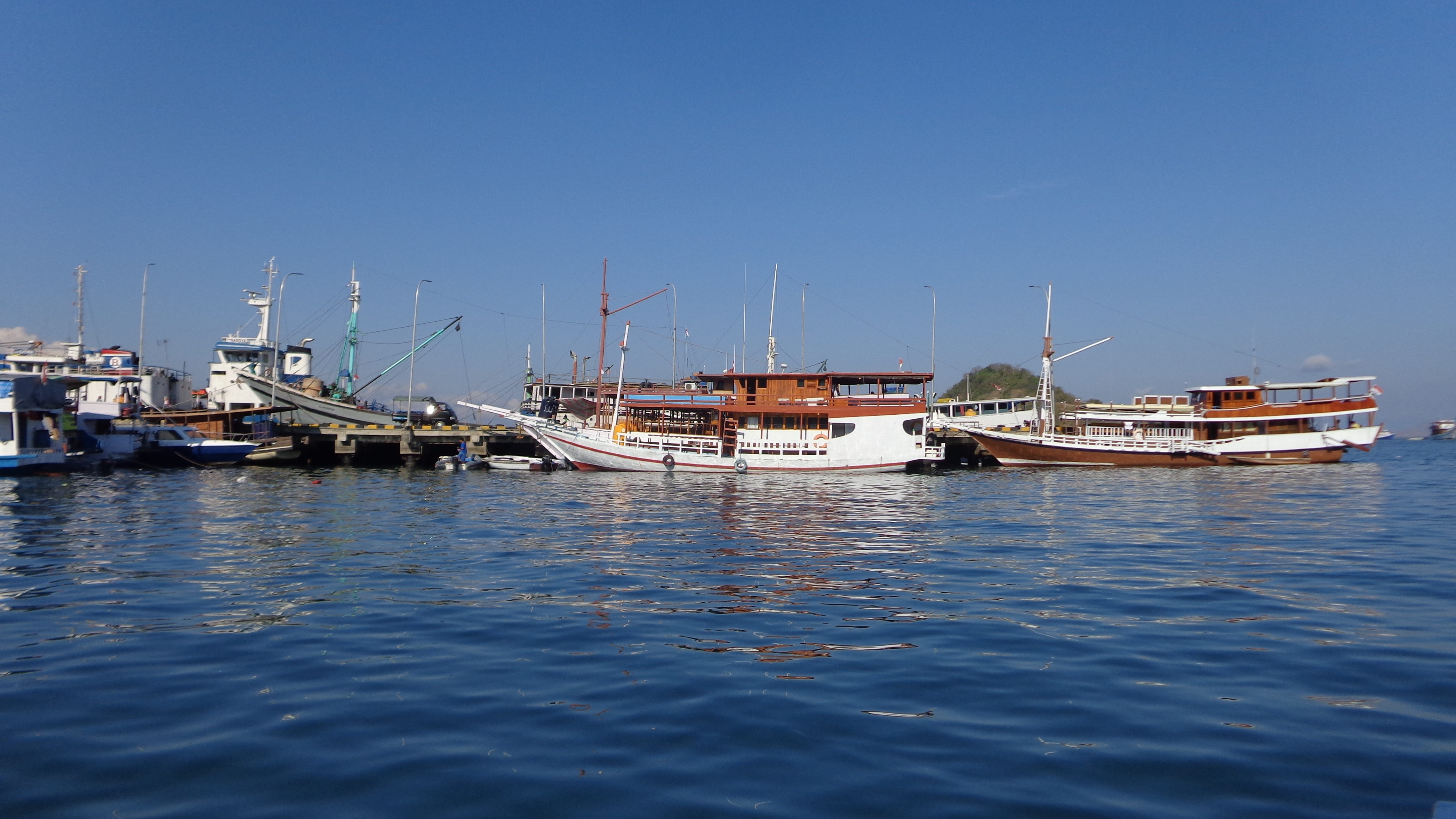 boat, moored, no people, sky, mast, komodo island, copy space, mode of transportation, sea, travel, blue, sailboat, fishing boat, transportation, nautical vessel, HD Wallpaper