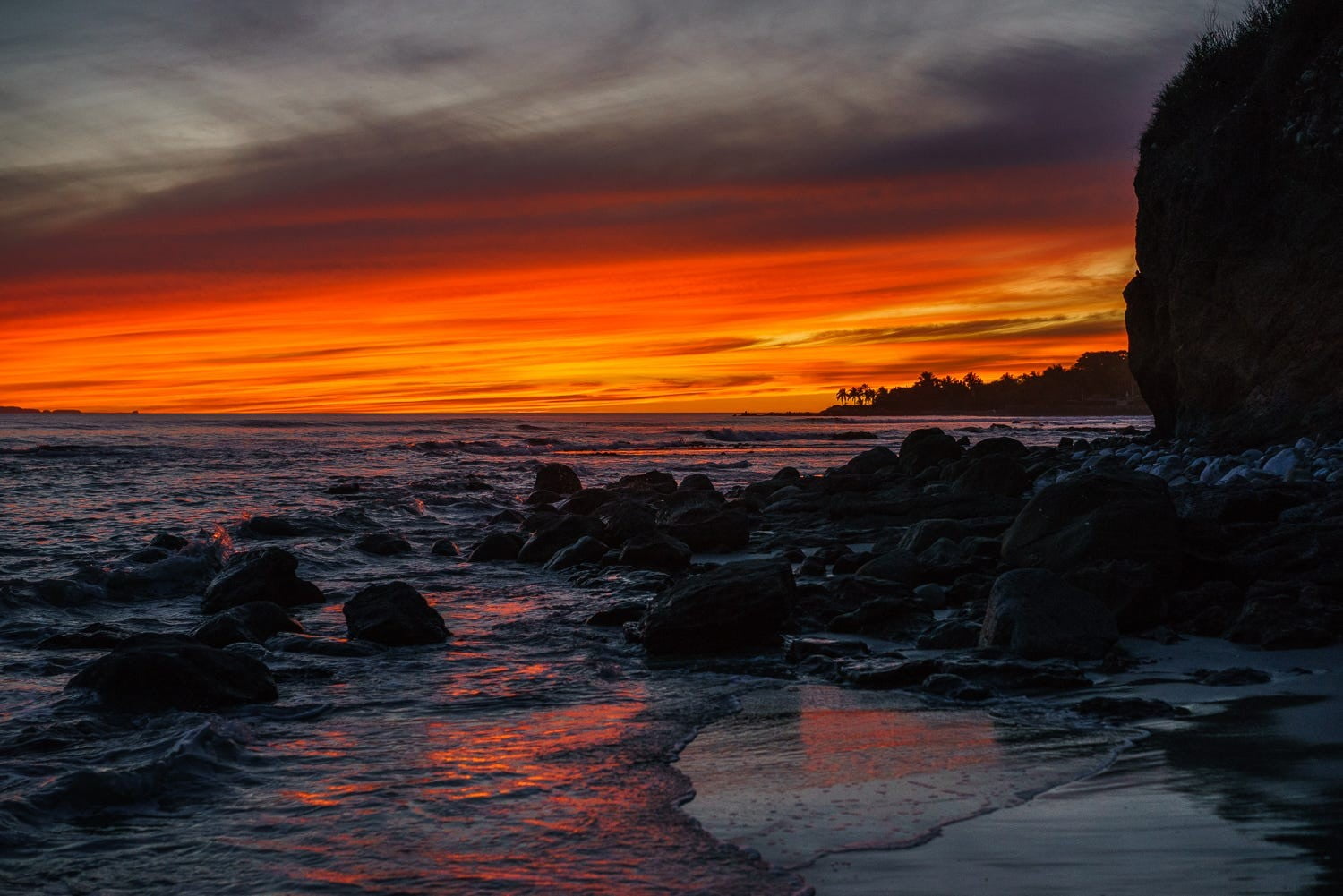 horizon, red, near, horizon over water, sky, formations, 500px, idyllic, water, solid, nature, beach, sunset, tranquil scene, rock, 720P, scenics - nature, HD Wallpaper