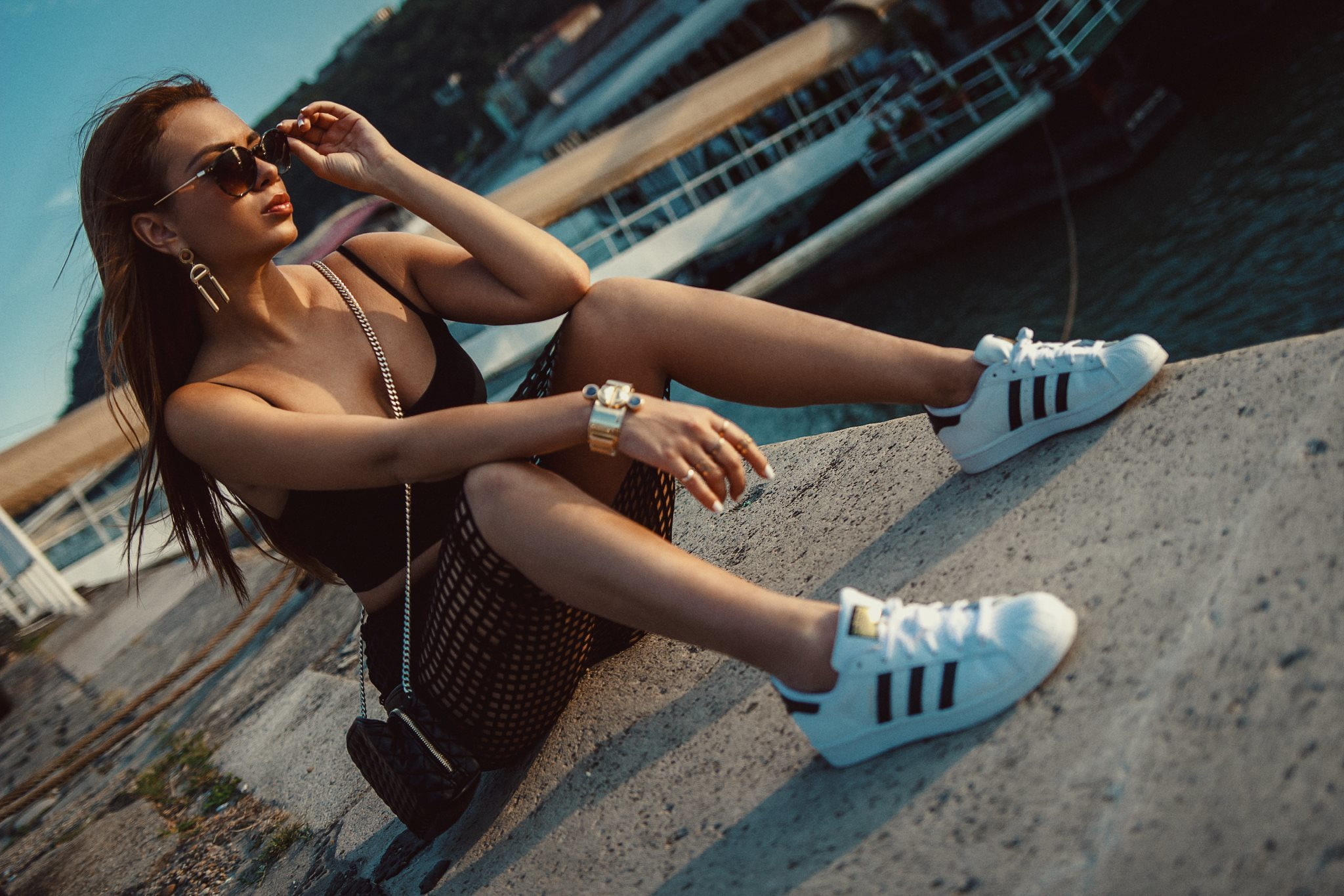 shoes, sunglasses, women outdoors, 1080P, women, women with shades, model, HD Wallpaper