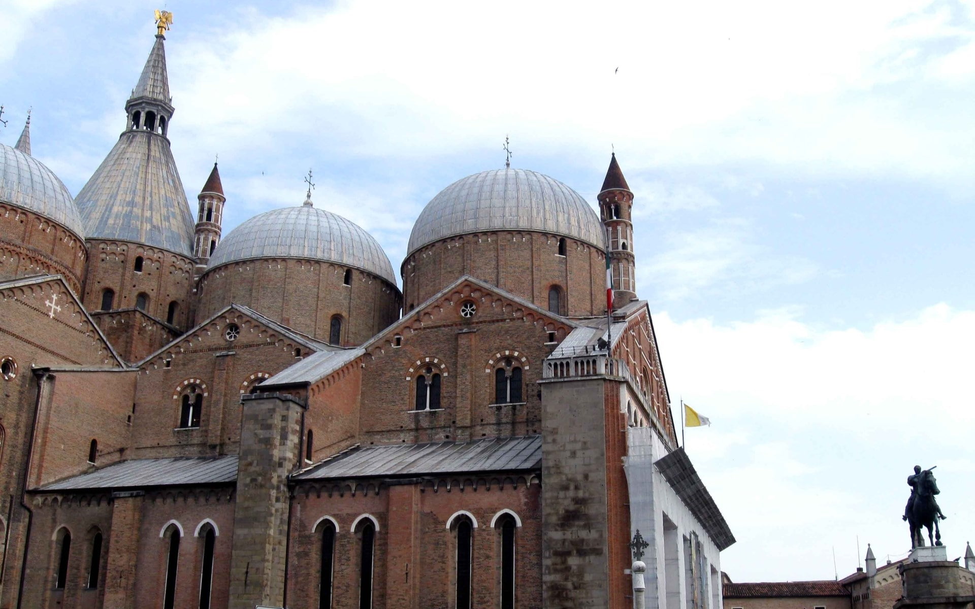 spire, spirituality, belief, outdoors, religion, sky, basilica of saint anthony of padua, cloud - sky, day, architecture, dome, place of worship, low angle view, HD Wallpaper