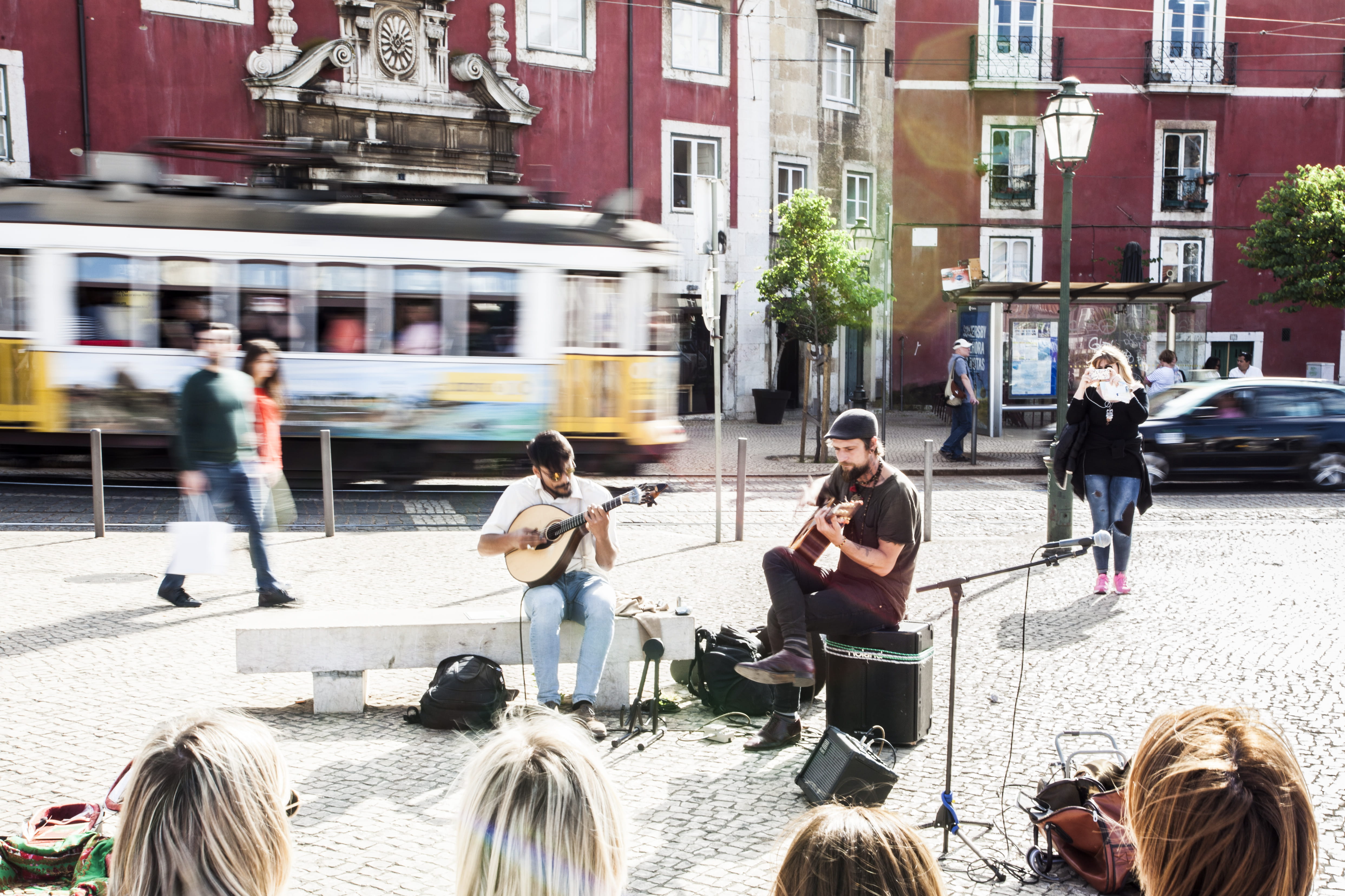 crowd, men, built structure, day, musicians, performance, arts culture and entertainment, people, artist, alfama, street scene, real people, group of people, HD Wallpaper