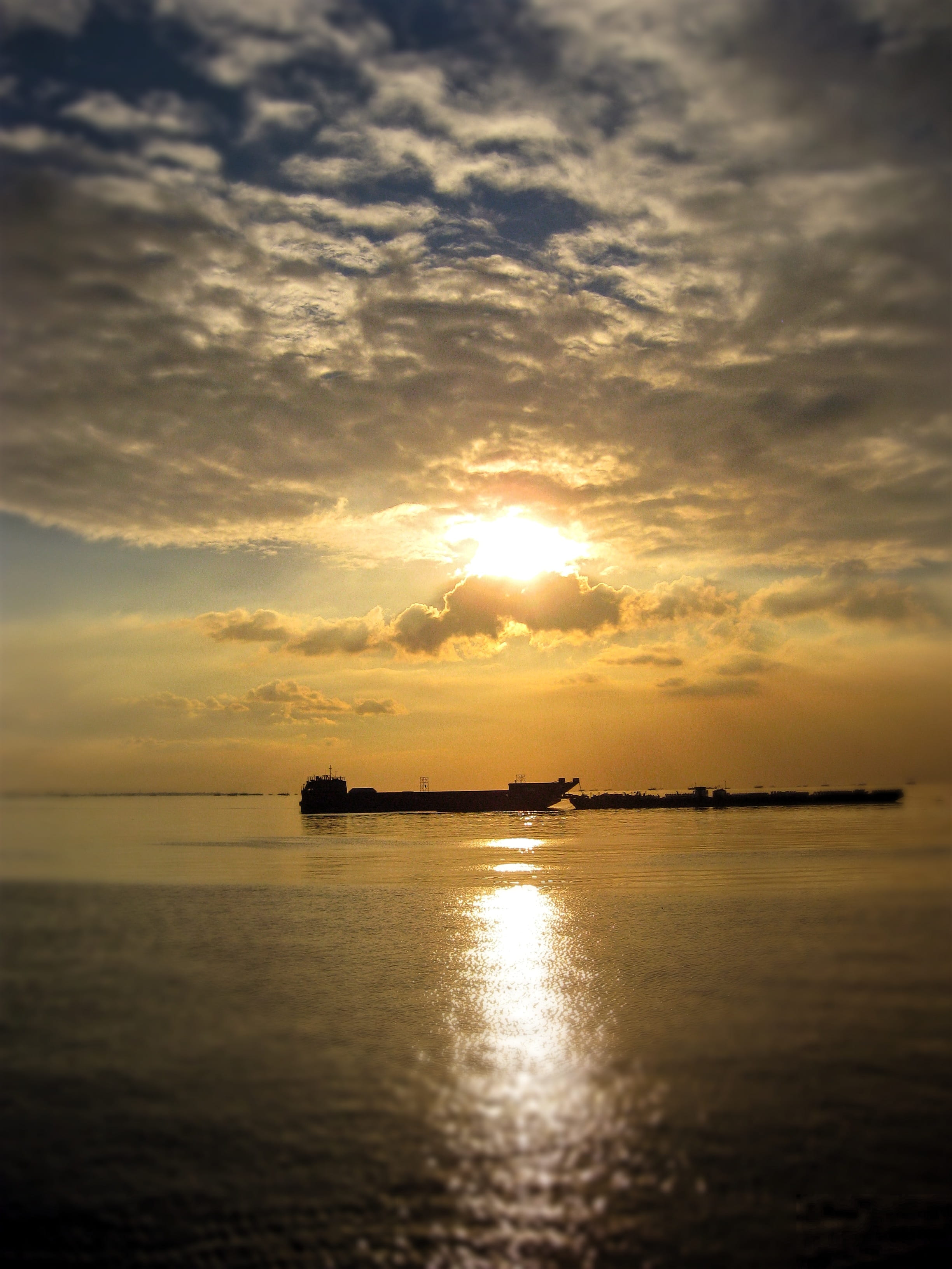 horizon, beauty in nature, view, scenics - nature, outdoors, coast, ship, Sun, no people, 2K, Sunset, reflection, clouds, light, vessel, cloud - sky, orange, Phone HD Wallpaper