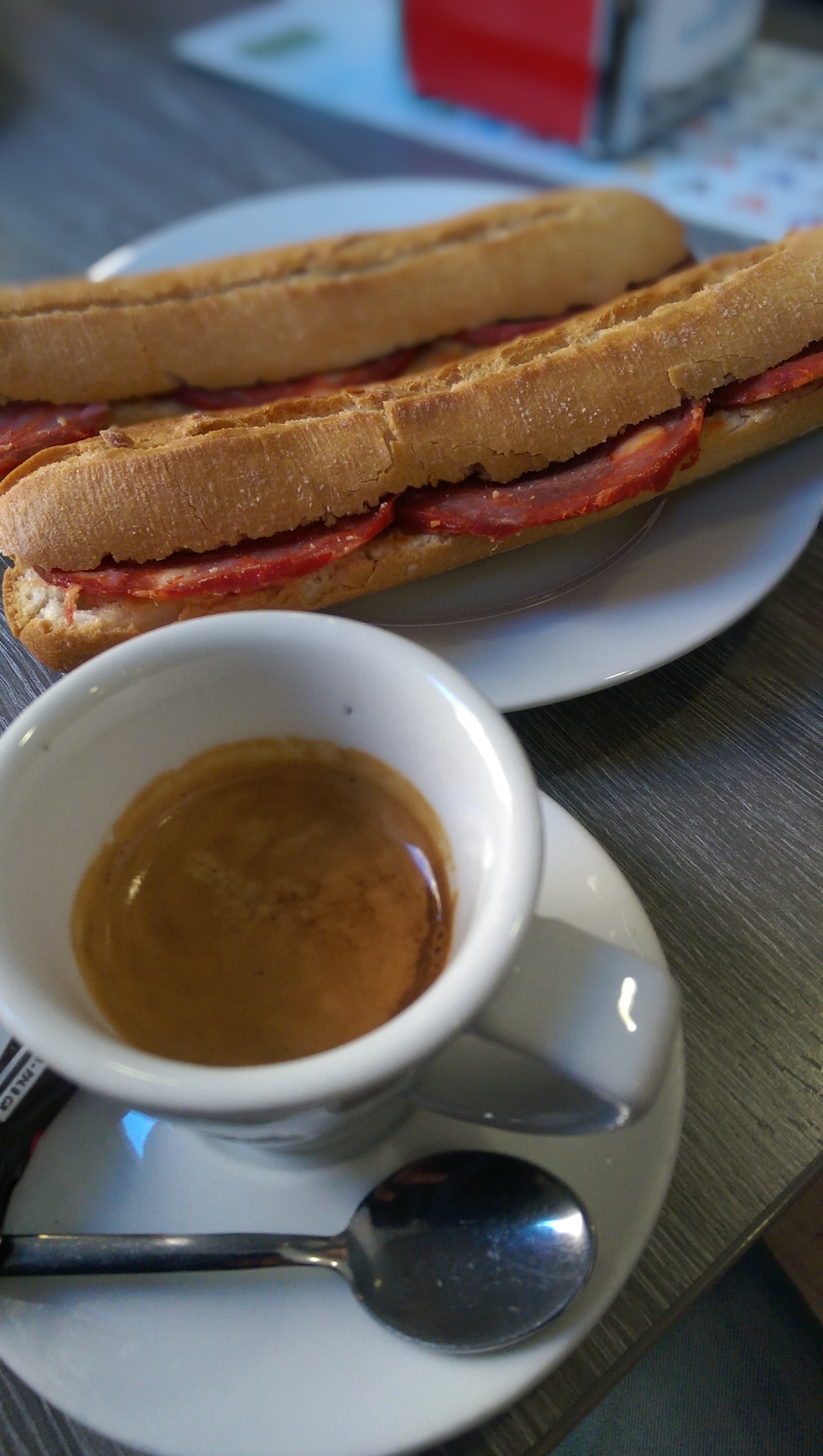 snack, eating utensil, table, bread, mug, cafe, no people, meal, cup, coffee - drink, refreshment, food and drink, a sandwich, breakfast, coffee cup, canteen or in front of, Phone HD Wallpaper