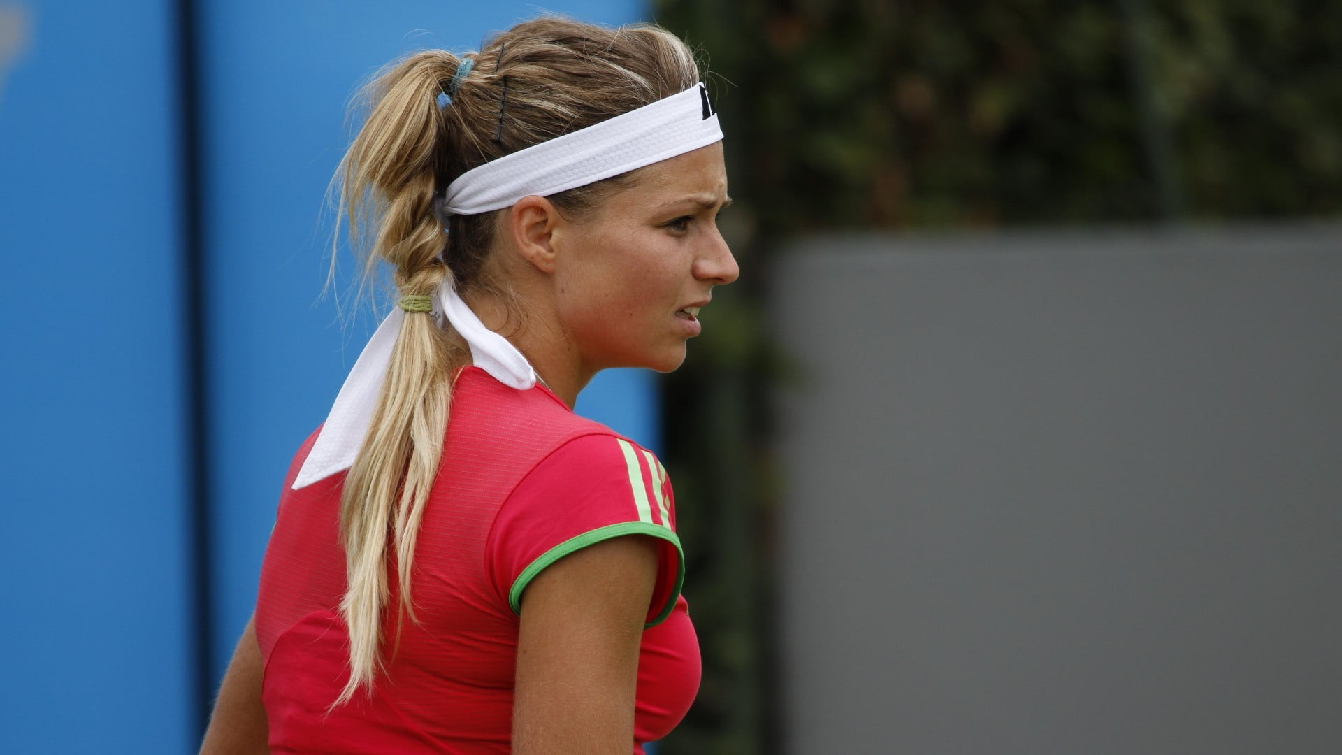 portrait, hair band, 1080P, women, blonde, pigtails, focus on foreground, day, hair, headshot, contemplation, one person, standing, hairstyle, tennis, HD Wallpaper