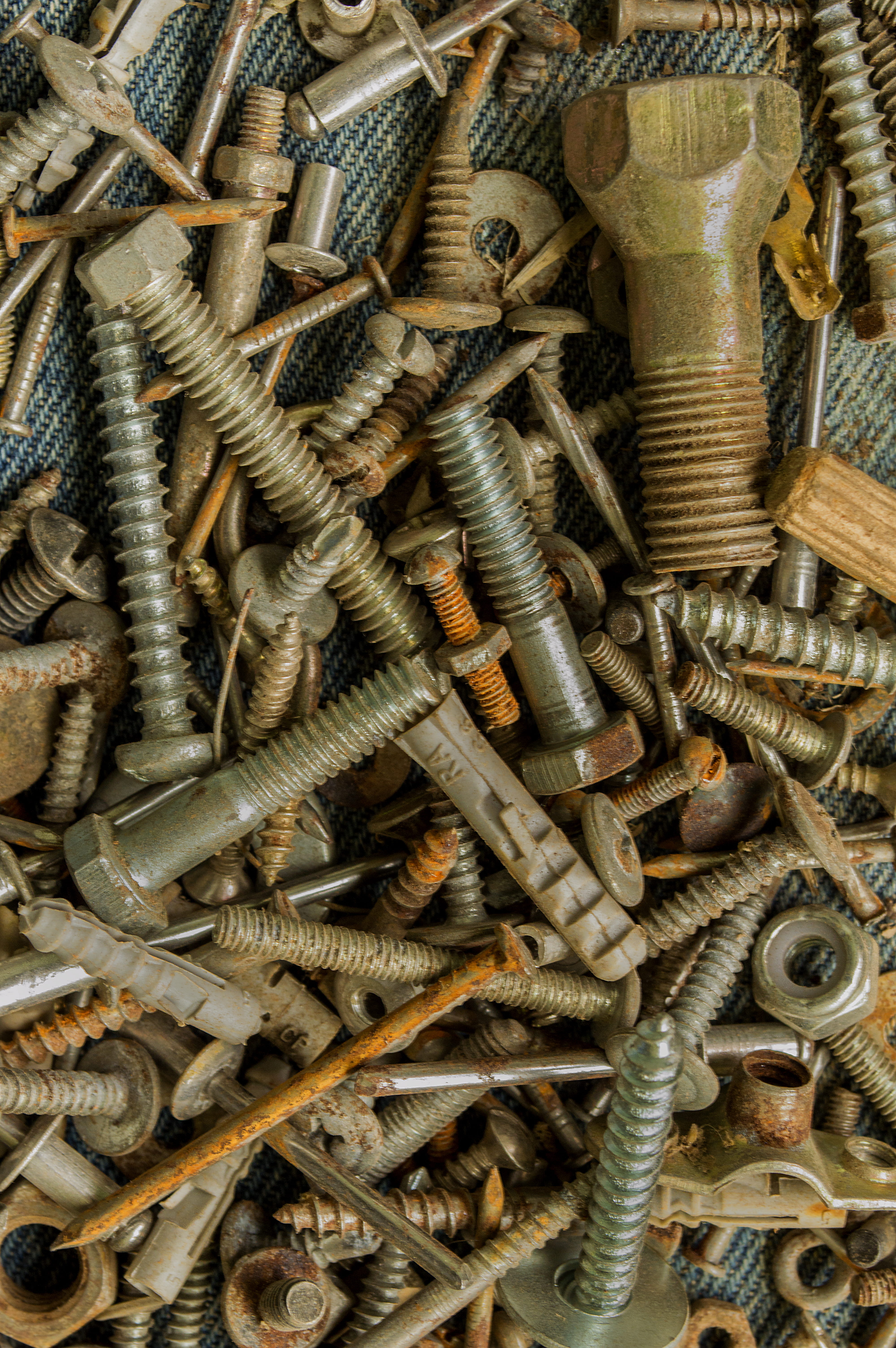 industry, metal, bahía blanca, still life, close-up, 5K, nut - fastener, day, bolts, rusty, silver colored, argentina, backgrounds, abundance, full frame, Phone HD Wallpaper