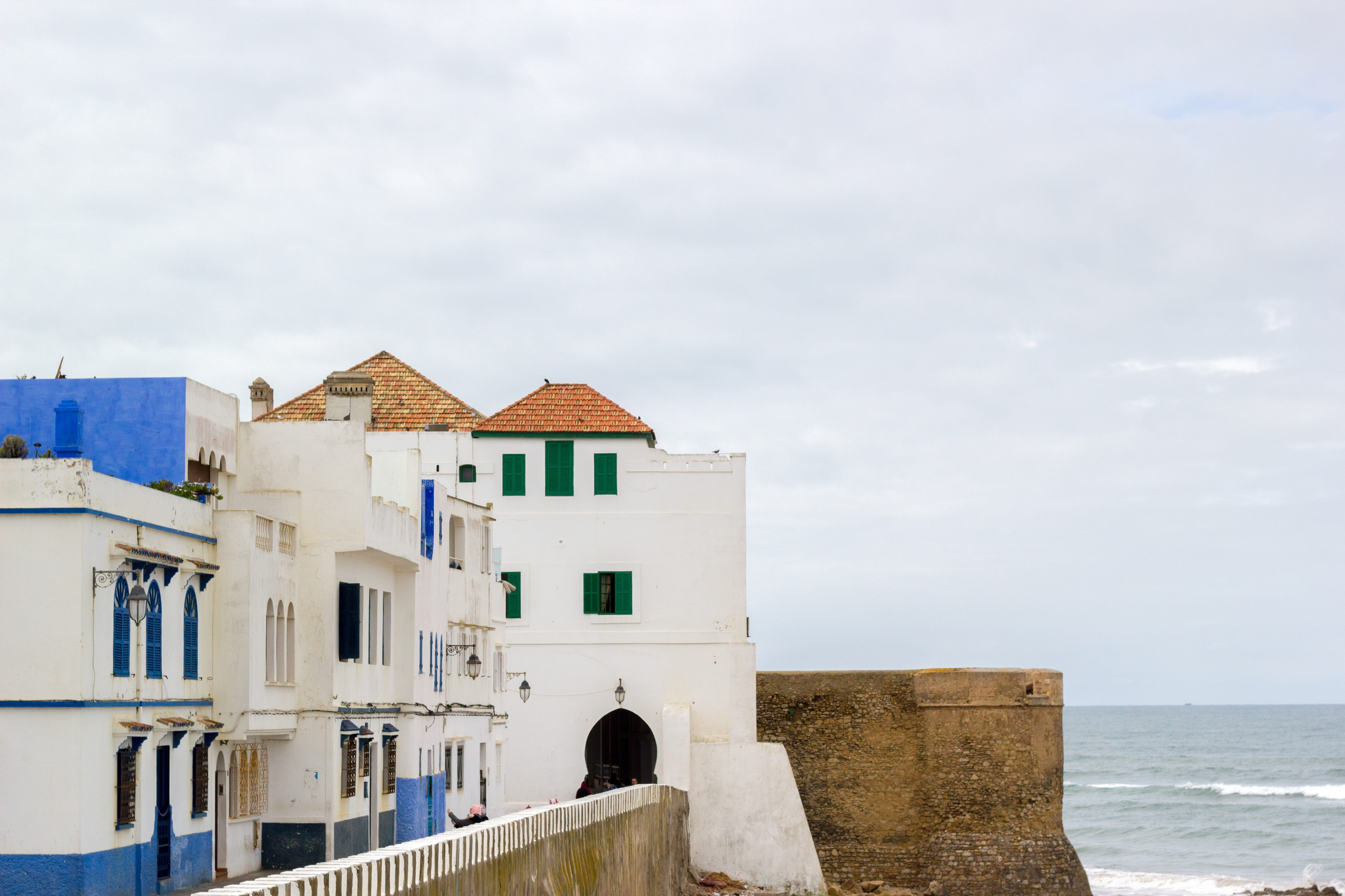 day, building, architecture, waves, africa, assilah, 5K, no people, arzila, ocean, building exterior, sea ​​sky, arcila, oceano atlantico, sea, blue, cloud - sky, HD Wallpaper