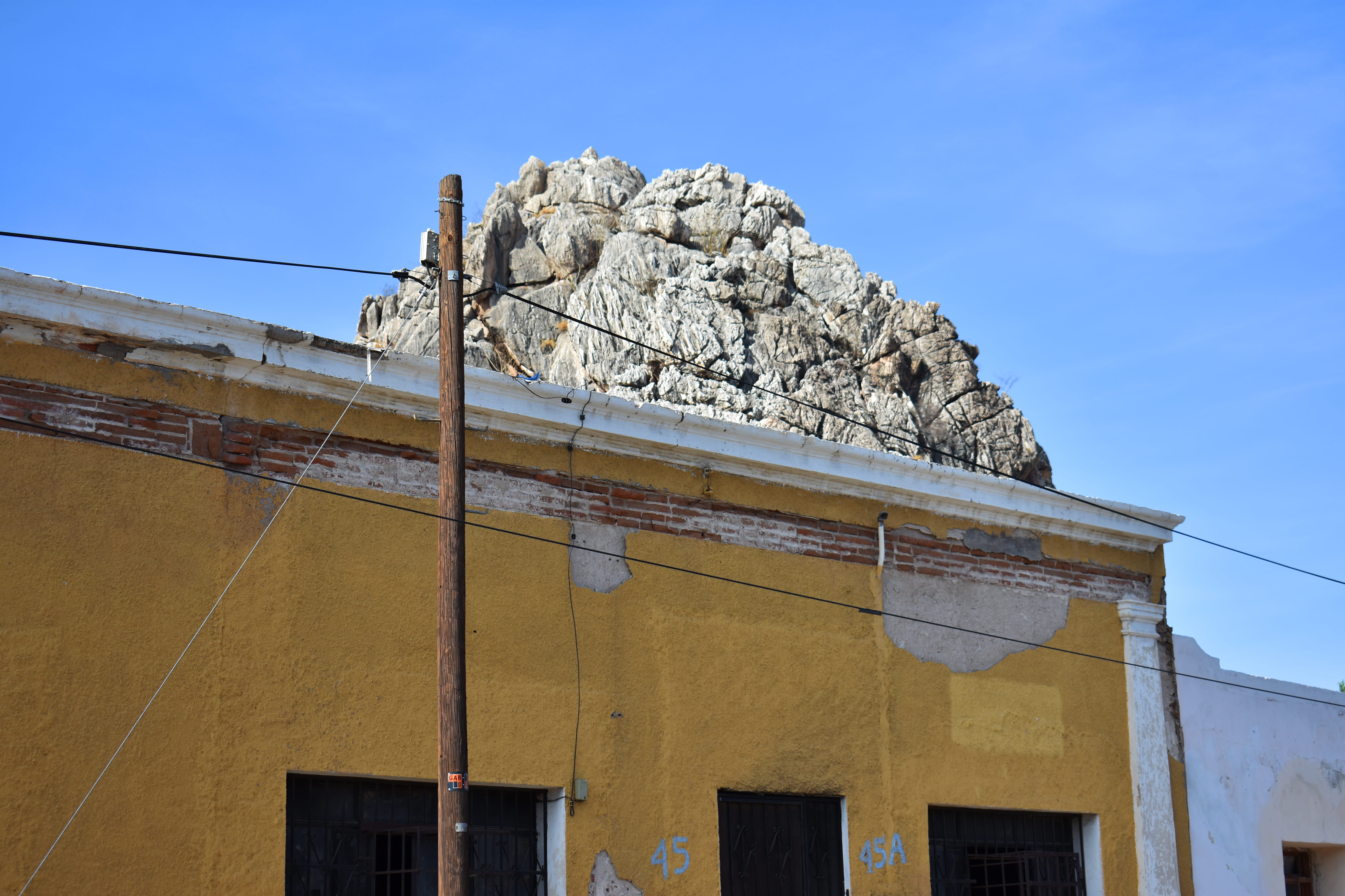 building, sky, clear sky, rock, solid, outdoors, built structure, peñasco, wall, architecture, hermosillo, amarillo, wall - building feature, no people, HD Wallpaper