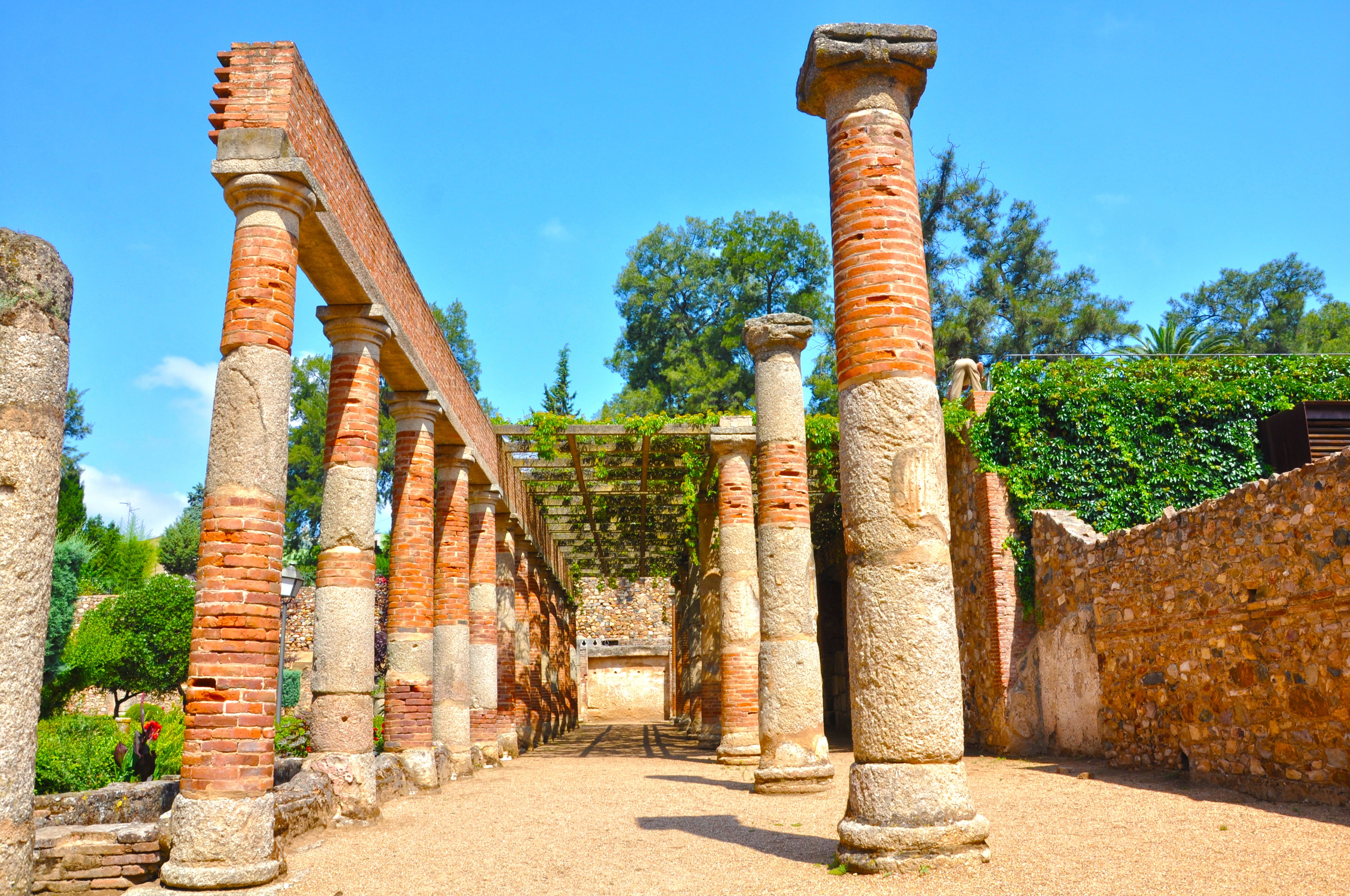 history, hispanorromano, 4K, sky, theatre, religion, outdoors, the past, deterioration, architectural column, old ruin, art, no people, badajoz, extremadura, HD Wallpaper