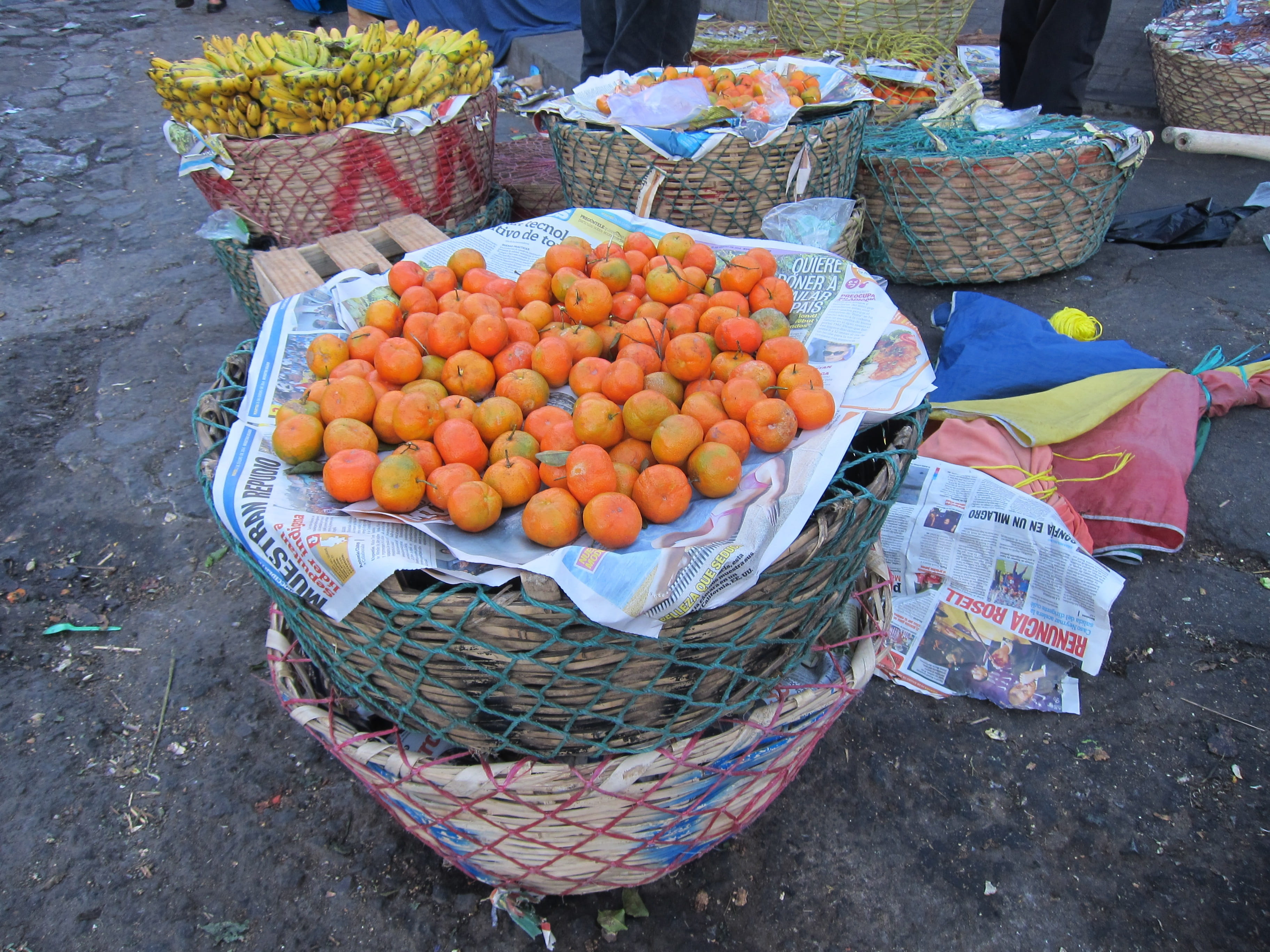 variation, small business, orange, high angle view, 2K, basket, large group of objects, freshness, retail, citrus, container, naranjas, food, guatemala, HD Wallpaper