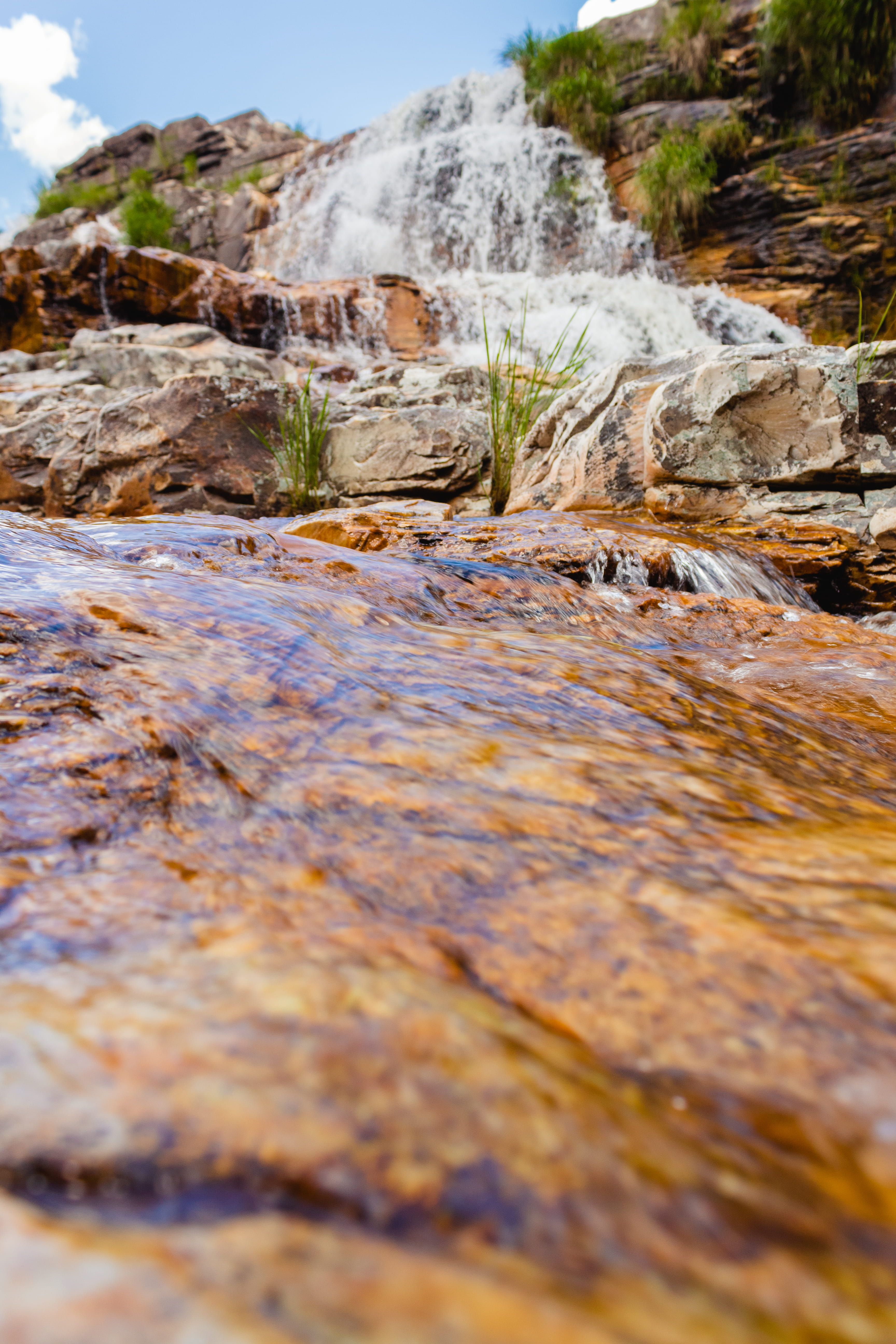 plant, outdoors, cliff, water, basin, rock - object, volcano, close-up, solid, scenics - nature, river, plateau, slate, creek, flowing, surface level, pollution, Phone HD Wallpaper