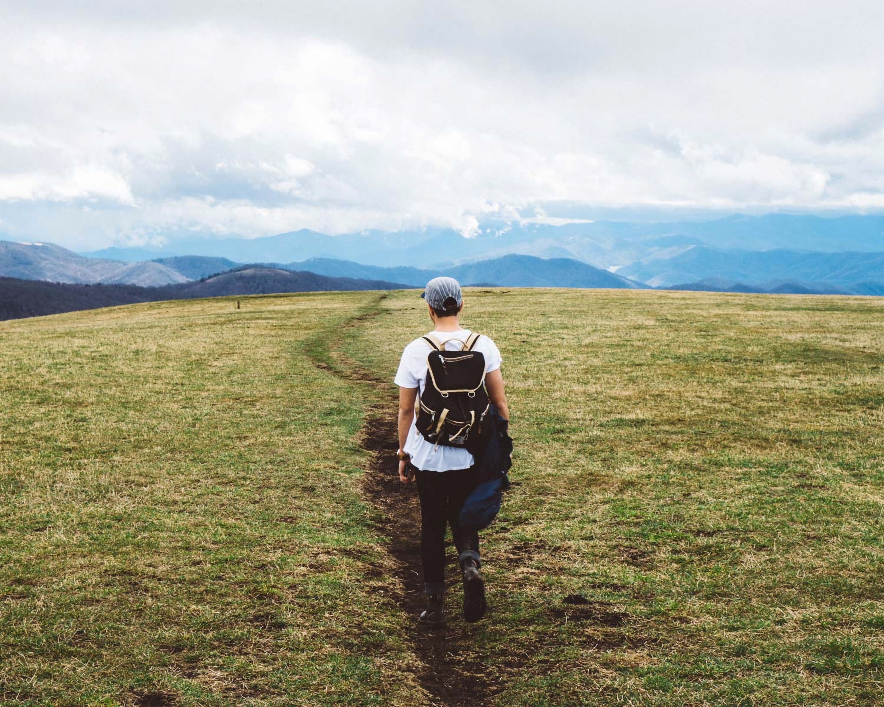 scenics - nature, field, 2K, beauty in nature, backpack, landscape, leisure activity, real people, casual clothing, united states, one person, man, s, HD Wallpaper