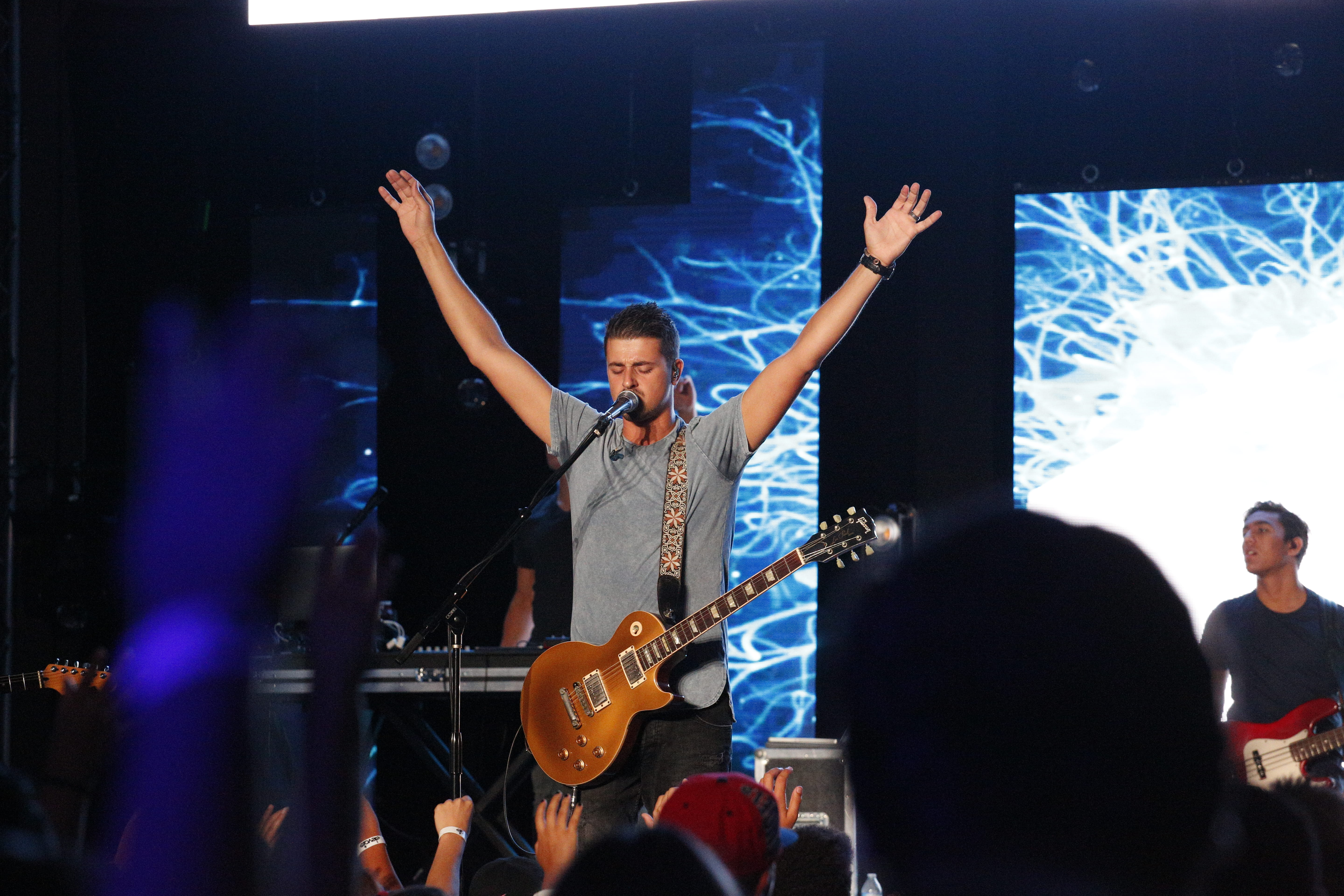 indoors, human limb, human body part, gibson les paul, musician, playing, worship, entertainment, church, arms raised, musical equipment, singing, young men, HD Wallpaper