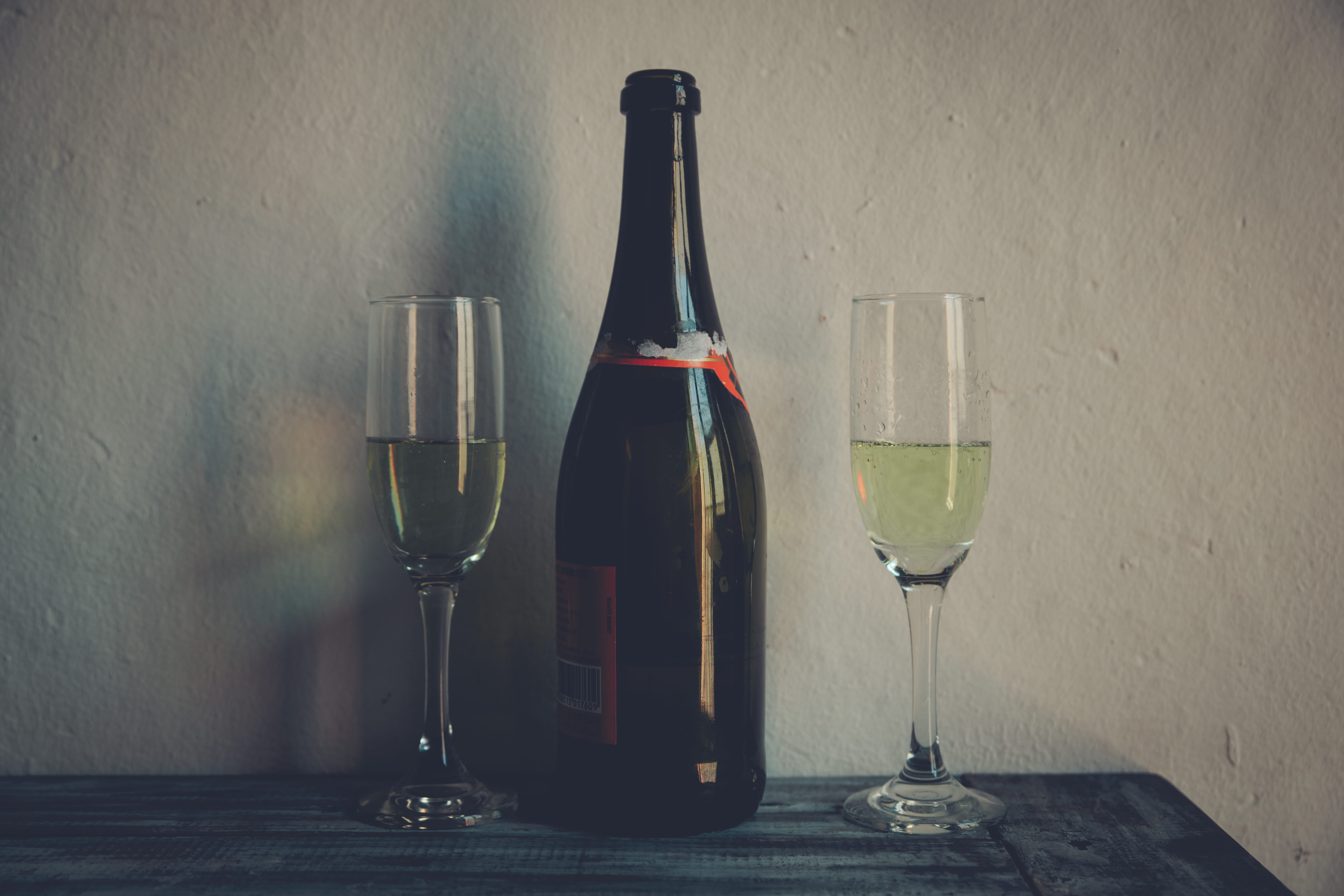 alcohol, table, household equipment, indoors, wall - building feature, champagne, glass, drink, refreshment, food and drink, freshness, wine, drinking glass, HD Wallpaper