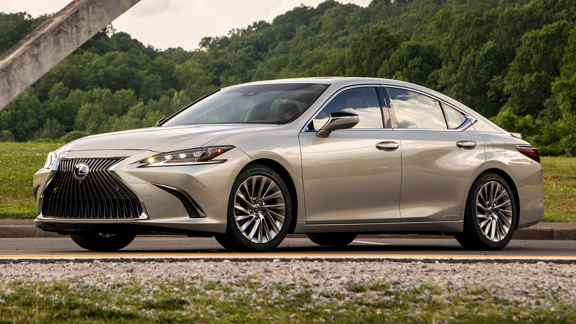 no people, car, lexus es 300h, retro styled, day, luxury cars, 1080P, stationary, luxury, reflection, nature, road, outdoors, sedan, tree, mode of transportation, HD Wallpaper