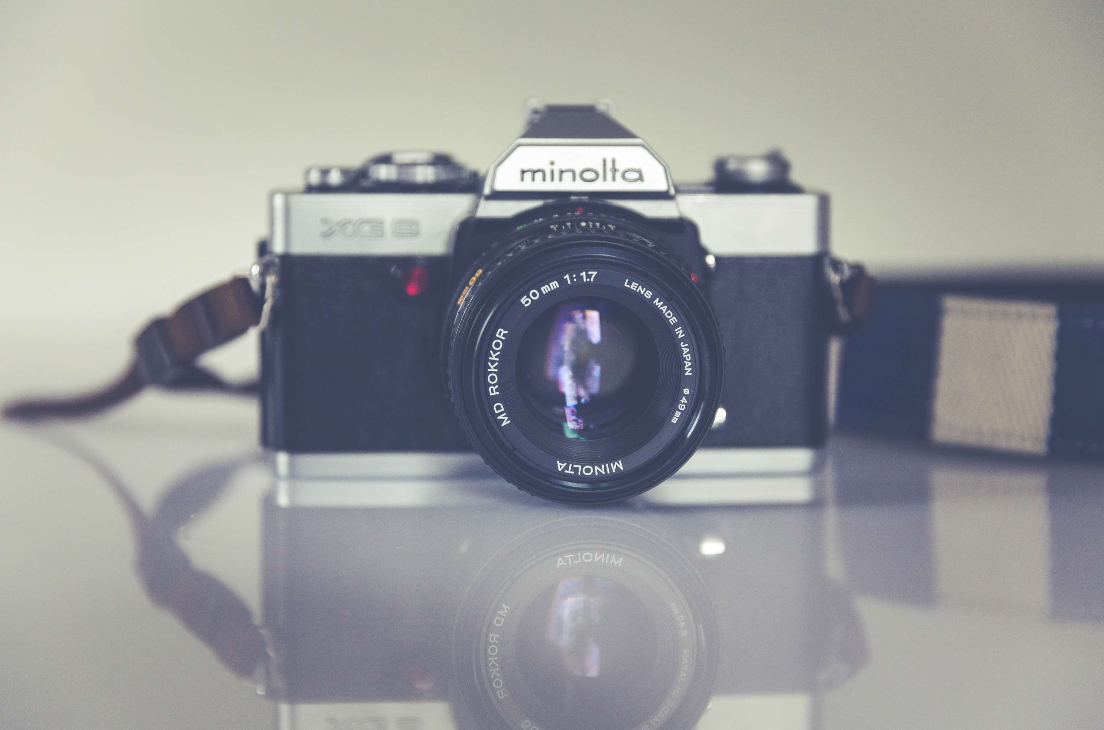 silver, minolta, focus on foreground, modern, lens - optical instrument, classic, slr camera, media, photography themes, western script, antique, photographic equipment, HD Wallpaper