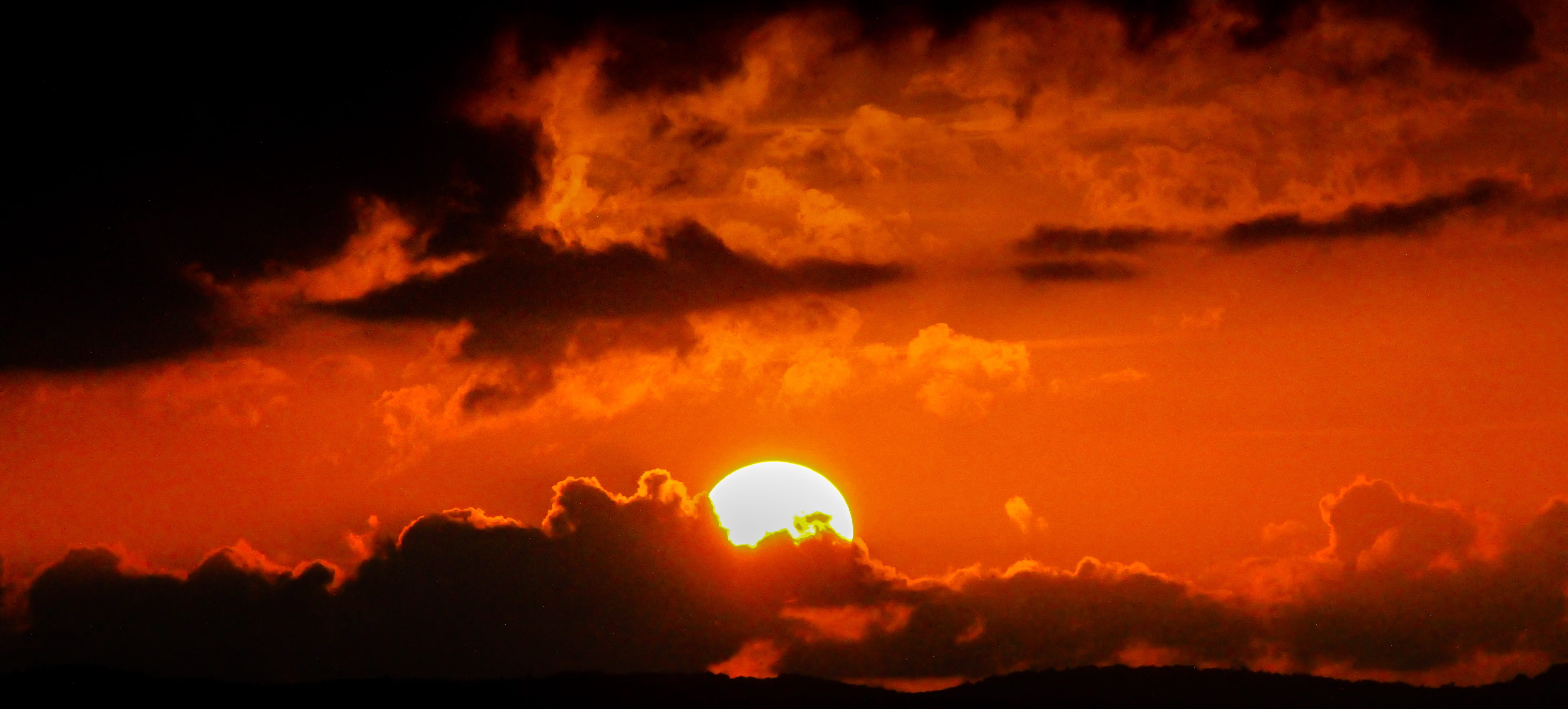 Sun, dramatic Sky, outdoors, sky, sunlight, panoramic, summer, scenics, night, dark, weather, Sunset, red, storm, heat - temperature, landscape, burning, HD Wallpaper