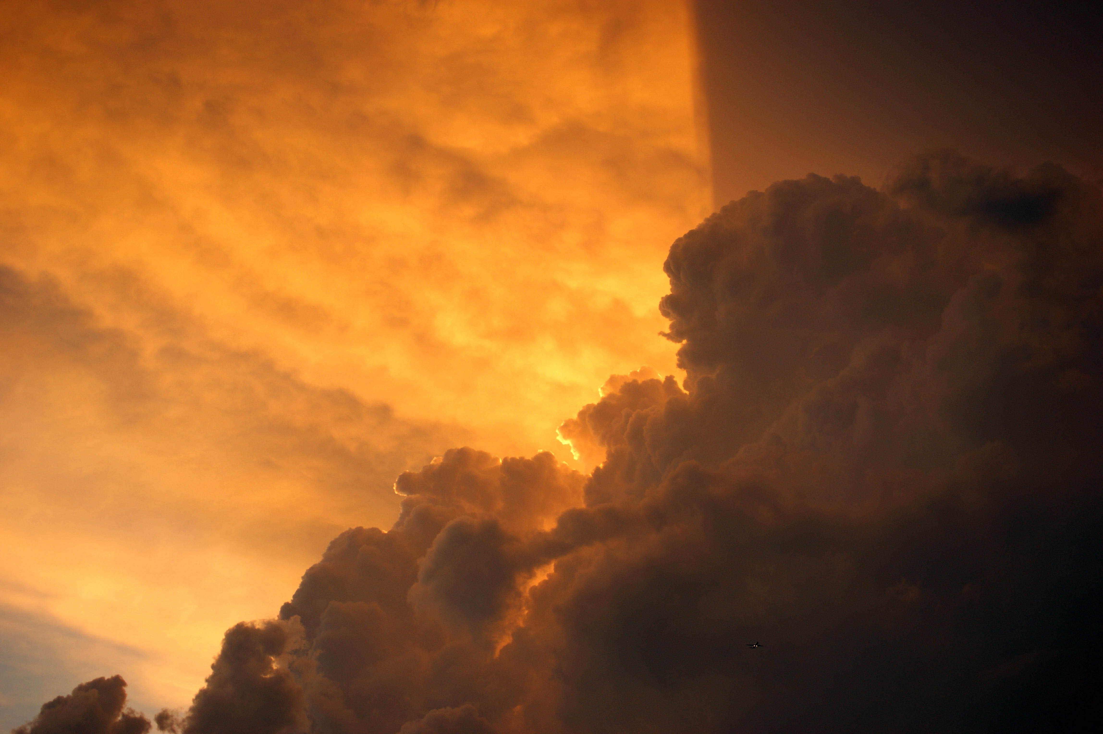 silhouette, scenics - nature, cloudscape, idyllic, no people, majestic, sky, sunlight, awe, orange color, cloud - sky, 4K, low angle view, dramatic sky, HD Wallpaper