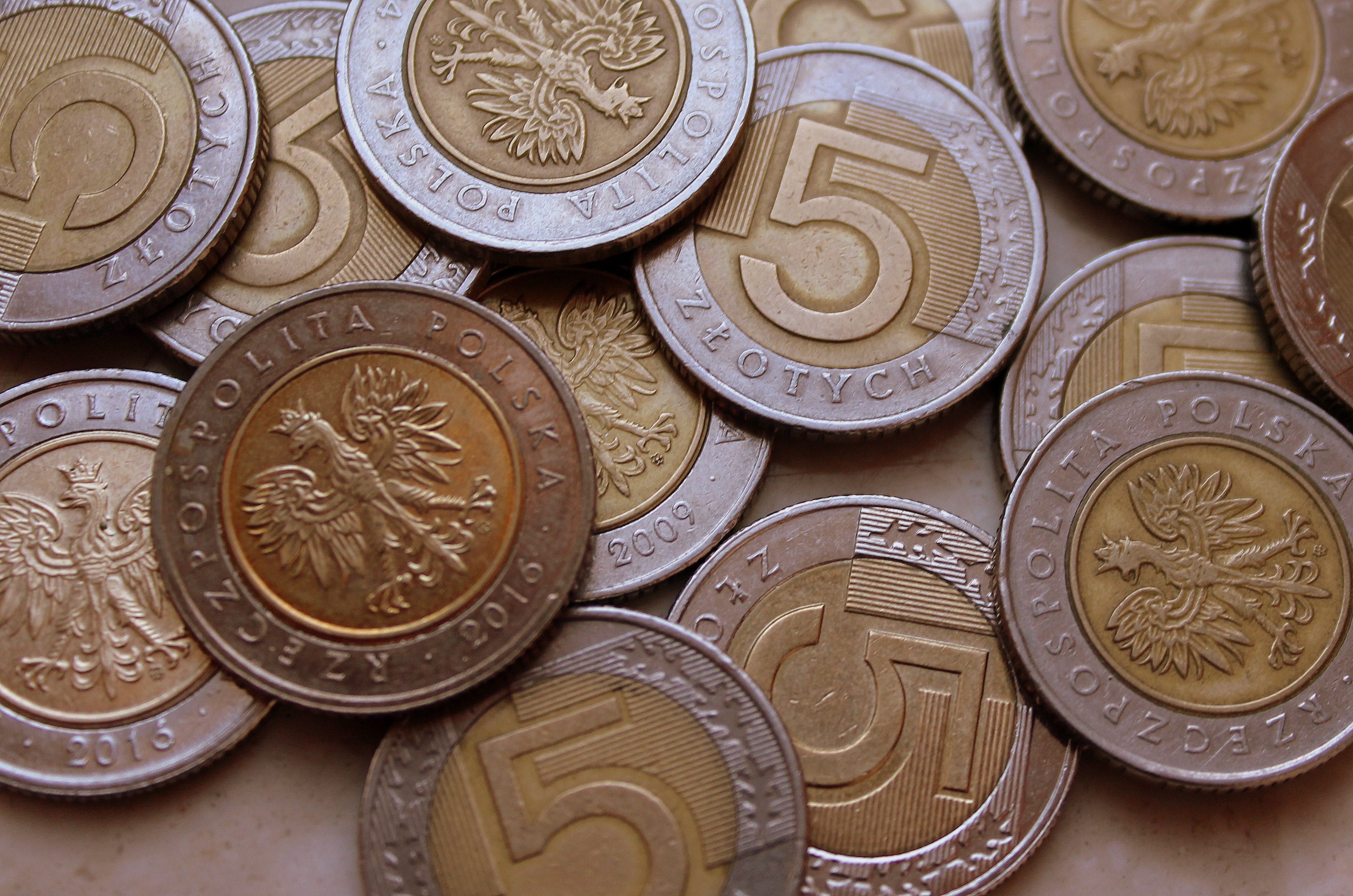 coins, 2K, large group of objects, cash, high angle view, no people, coin, variation, pln, indoors, metal, circle, safe, business, wealth, economy, finance, HD Wallpaper