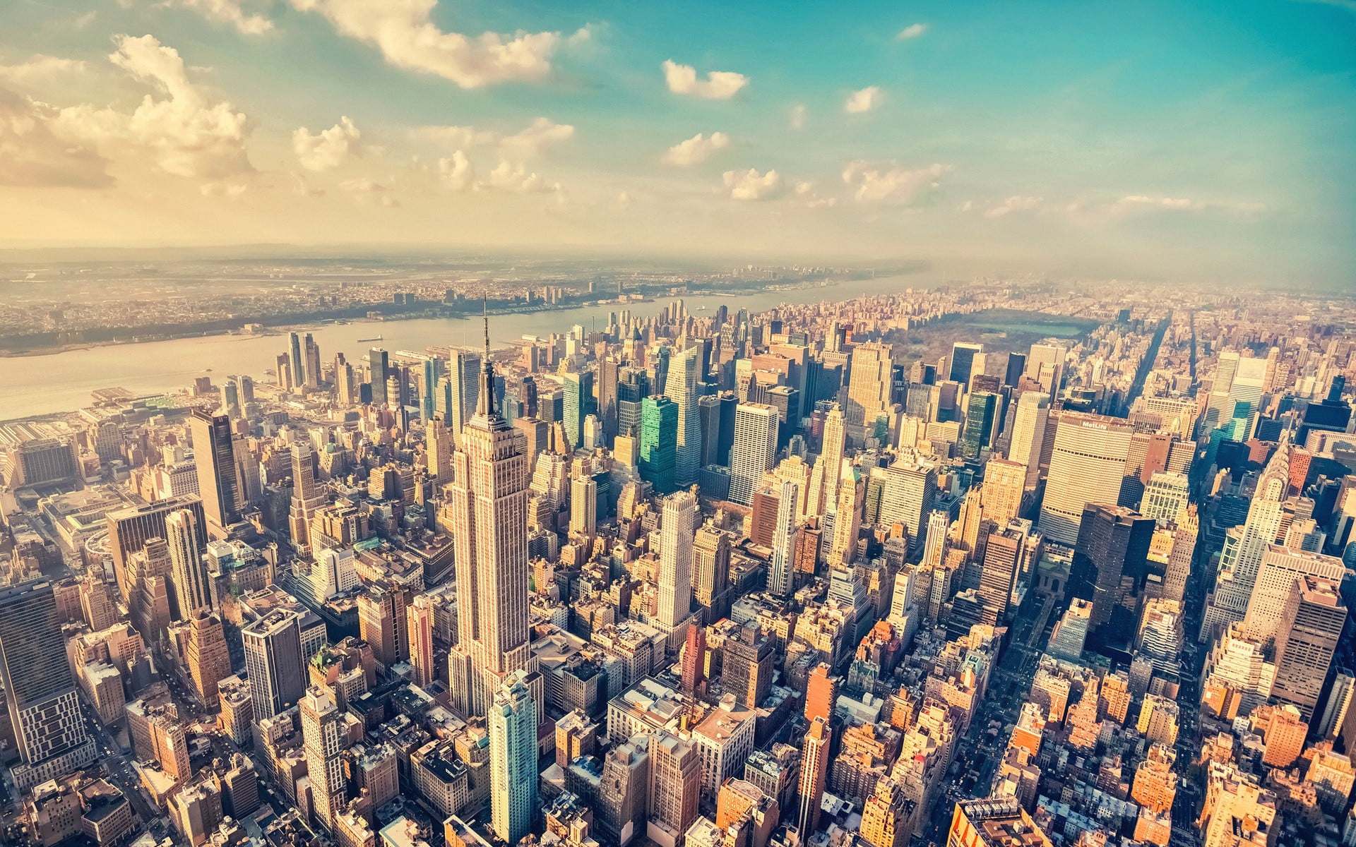 crowd, clouds, USA, office building exterior, cloud - sky, cityscape, urban skyline, financial district, architecture, water, 1080P, building, city, residential district, HD Wallpaper