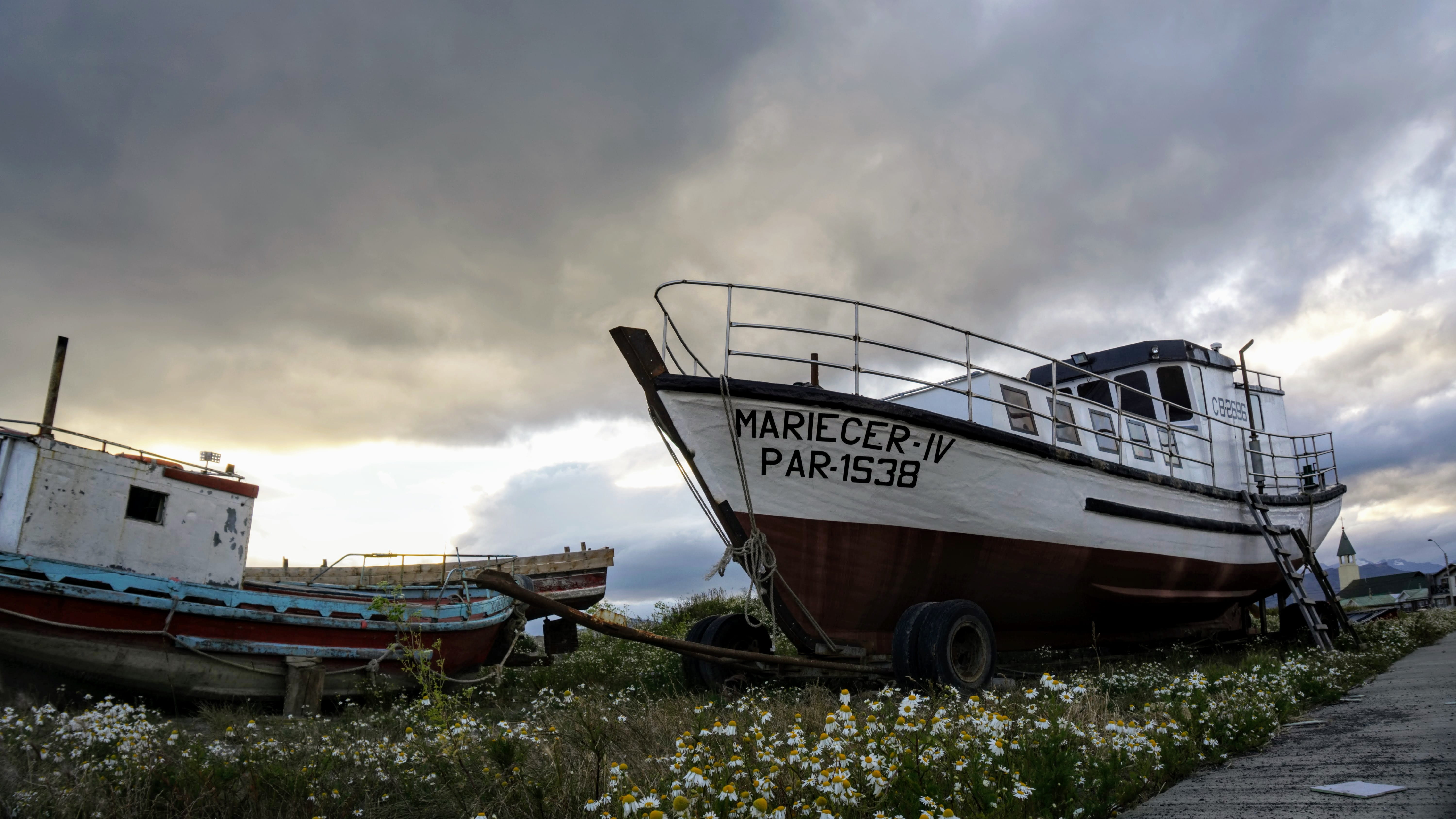 anochecer, water, low angle view, no people, day, outdoors, puerto natales, deterioration, beach, fishing boat, nautical vessel, abandoned, ship, 5K, western script, HD Wallpaper