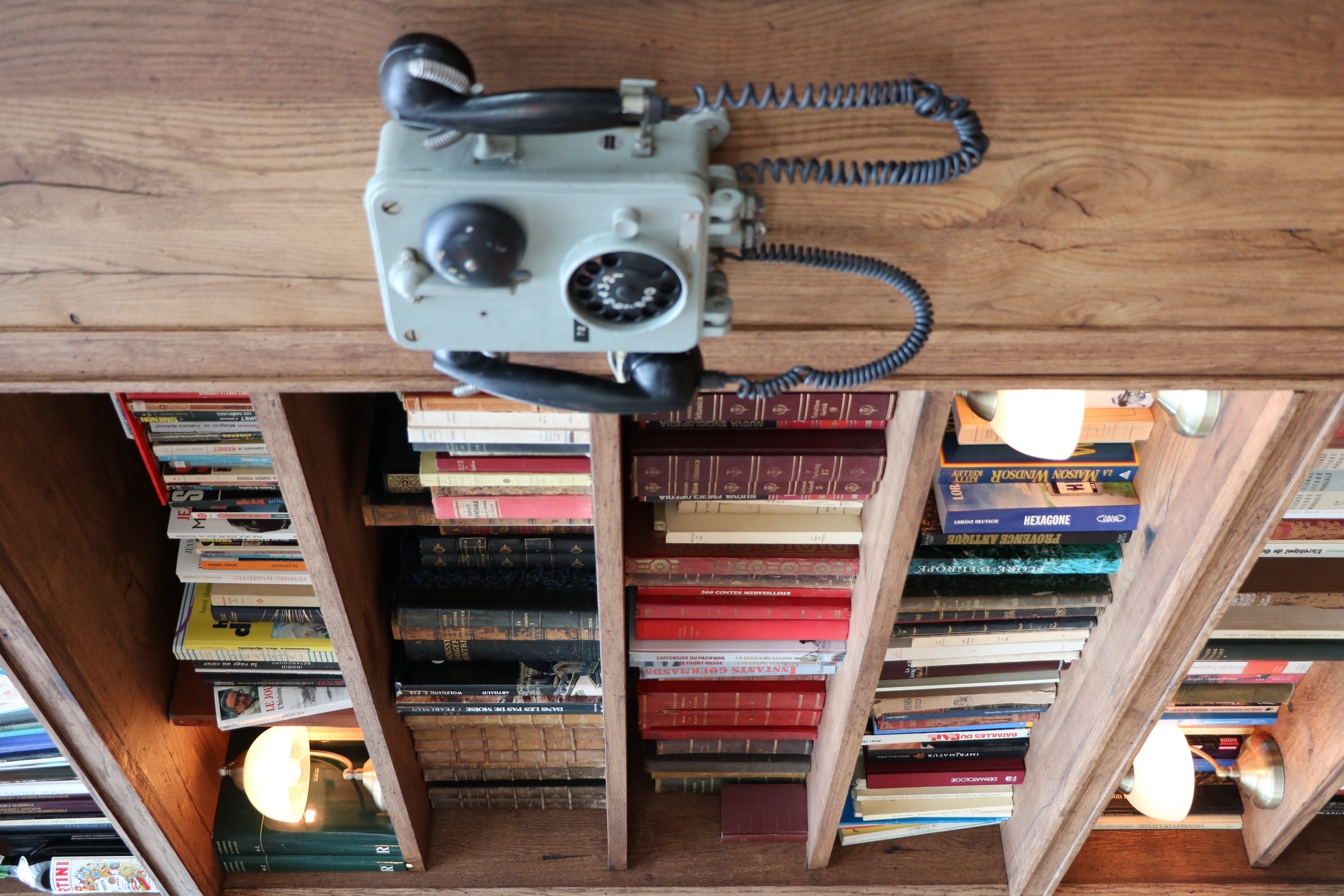 vieux, bois, books, education, wood, technology, arrangement, order, shelf, france, stack, learning, collection, paris, old, large group of objects, no people, HD Wallpaper