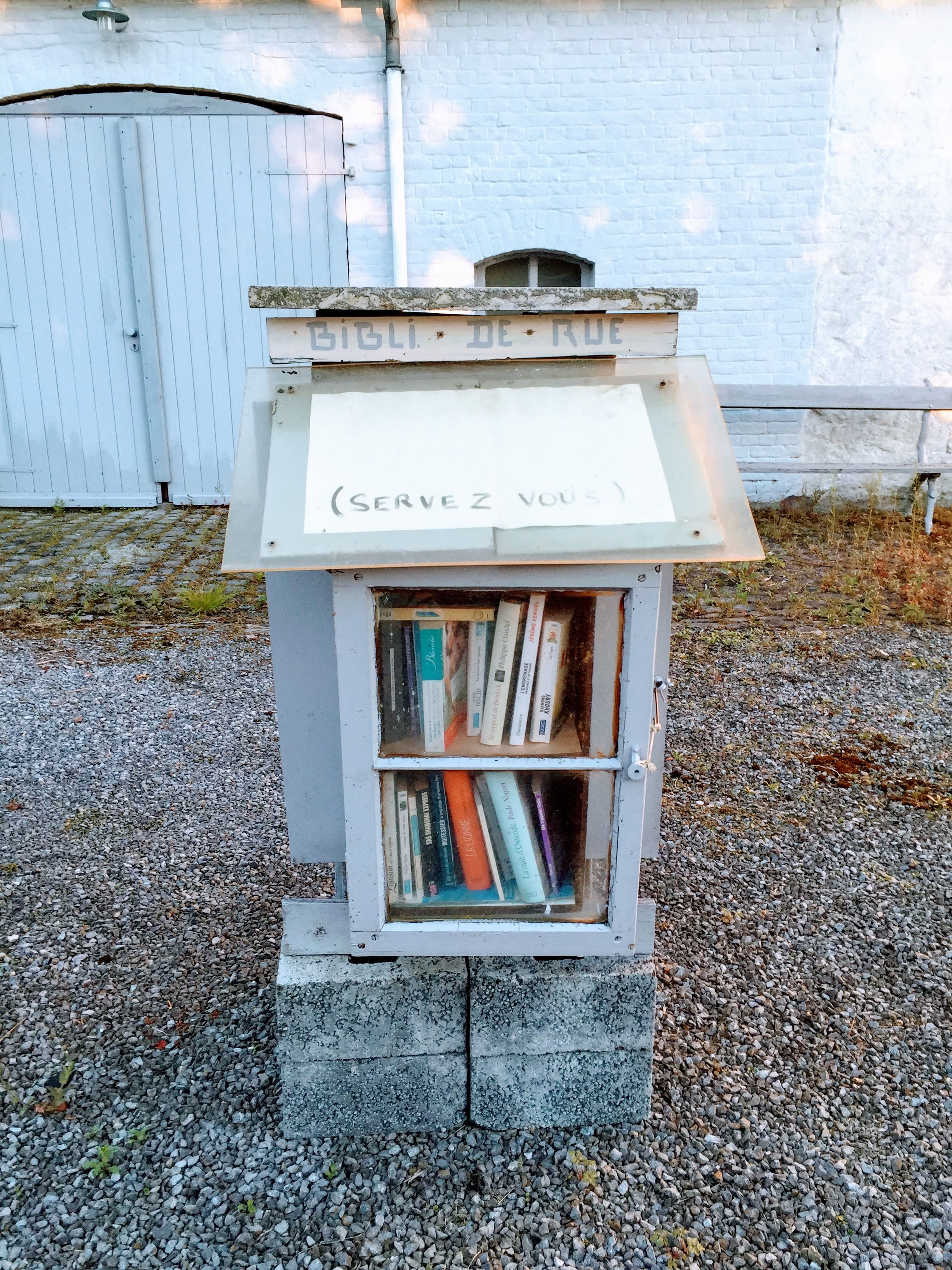public mailbox, day, no people, nature, share, mail, mailbox, boite à livres, wall - building feature, donation, text, partage, don, letter, building, communication, Phone HD Wallpaper