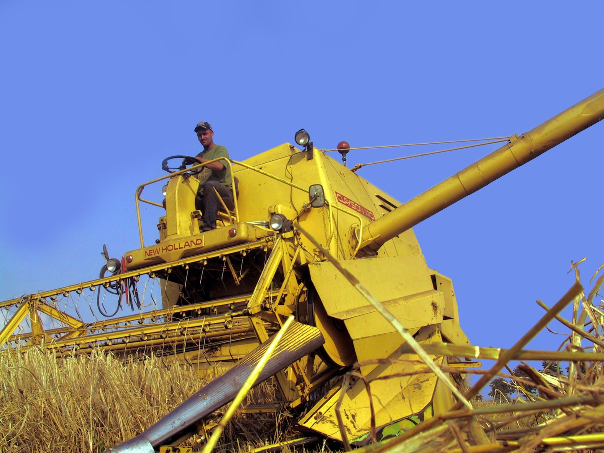 summer, copy space, yellow, combine harvester, people, harvest month, industry, construction industry, working, outdoors, machinery, day, new-holland, 1080P, HD Wallpaper