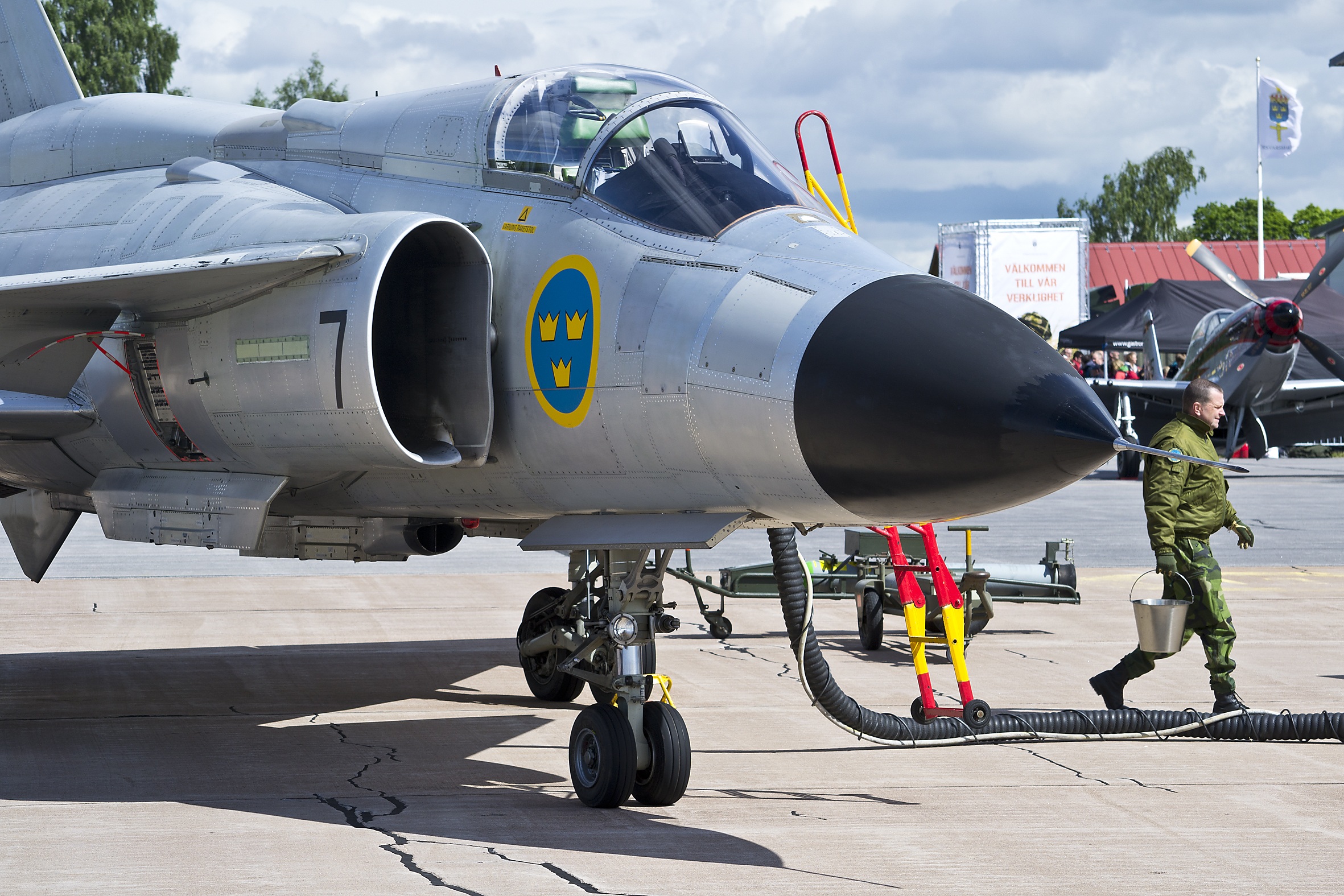 day, side view, sweden, 1080P, air force, jet, transportation, outdoors, airport, sunlight, mode of transportation, travel, plane, shadow, viggen, people, HD Wallpaper