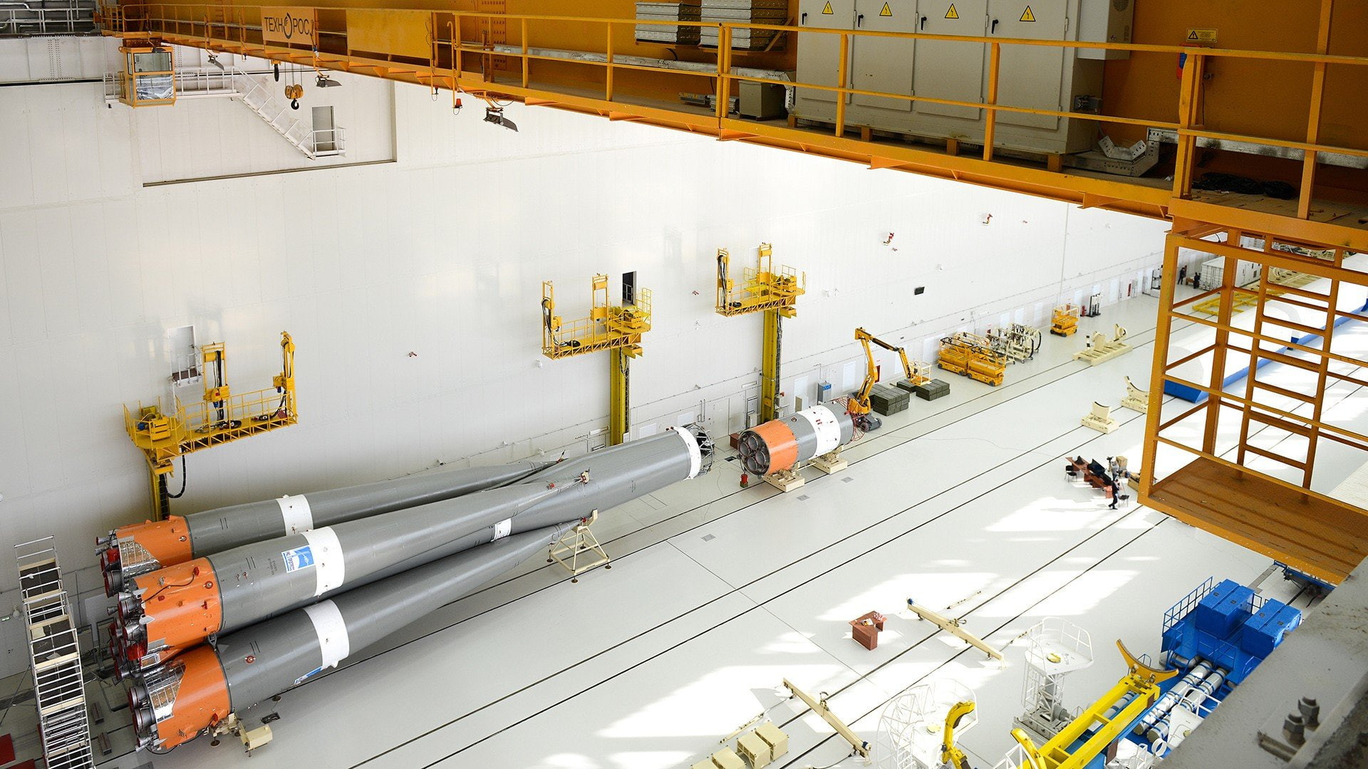 working, adult, business, factory, engineering, high angle view, group of people, occupation, fuel and power generation, industry, 1080P, indoors, technology, HD Wallpaper