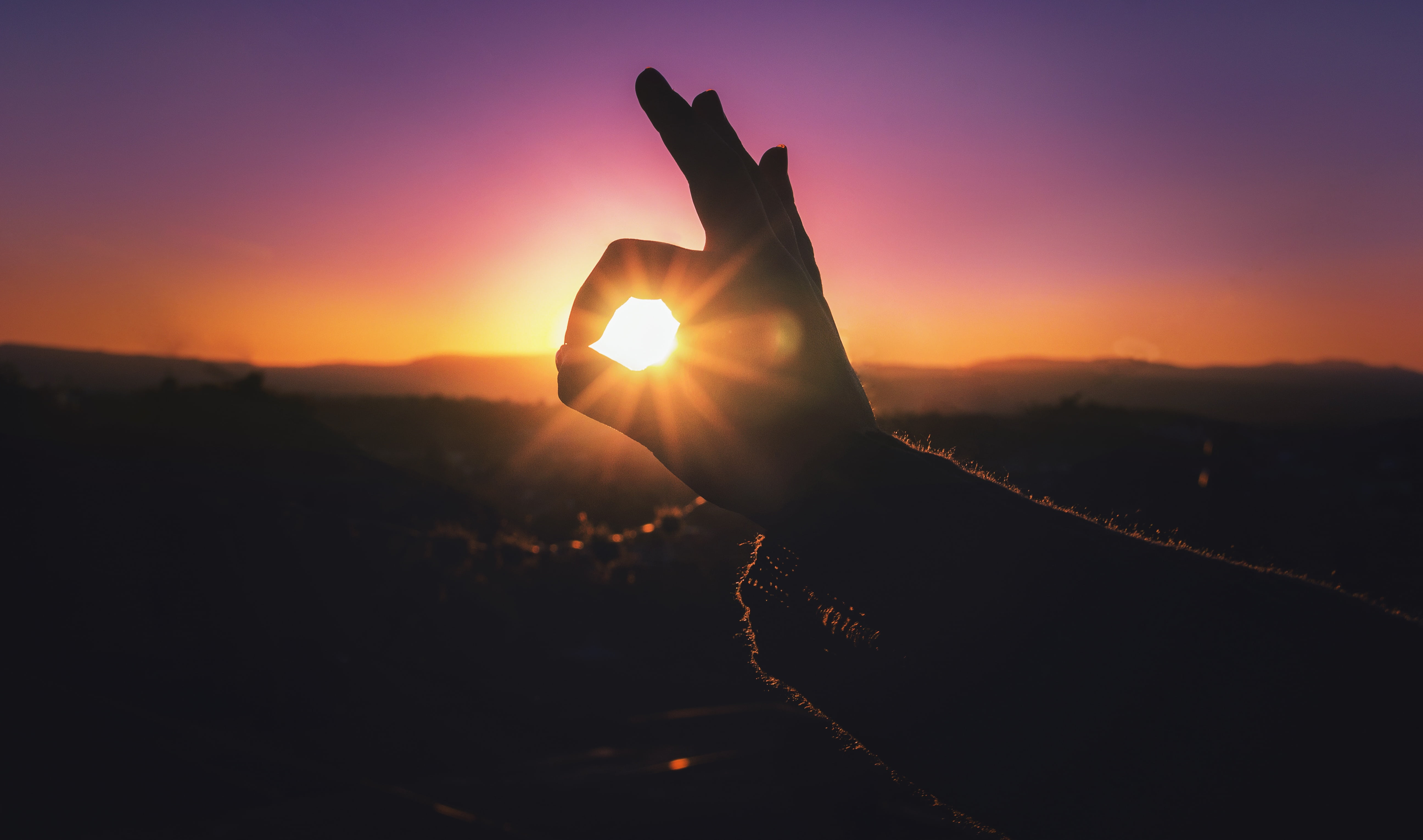 human arm, blue sky, 5K, sunbeam, nature, sunlight, background image, goodbye to date, sunset, human hand, limb, memories, sign, finger, lens flare, colors, HD Wallpaper