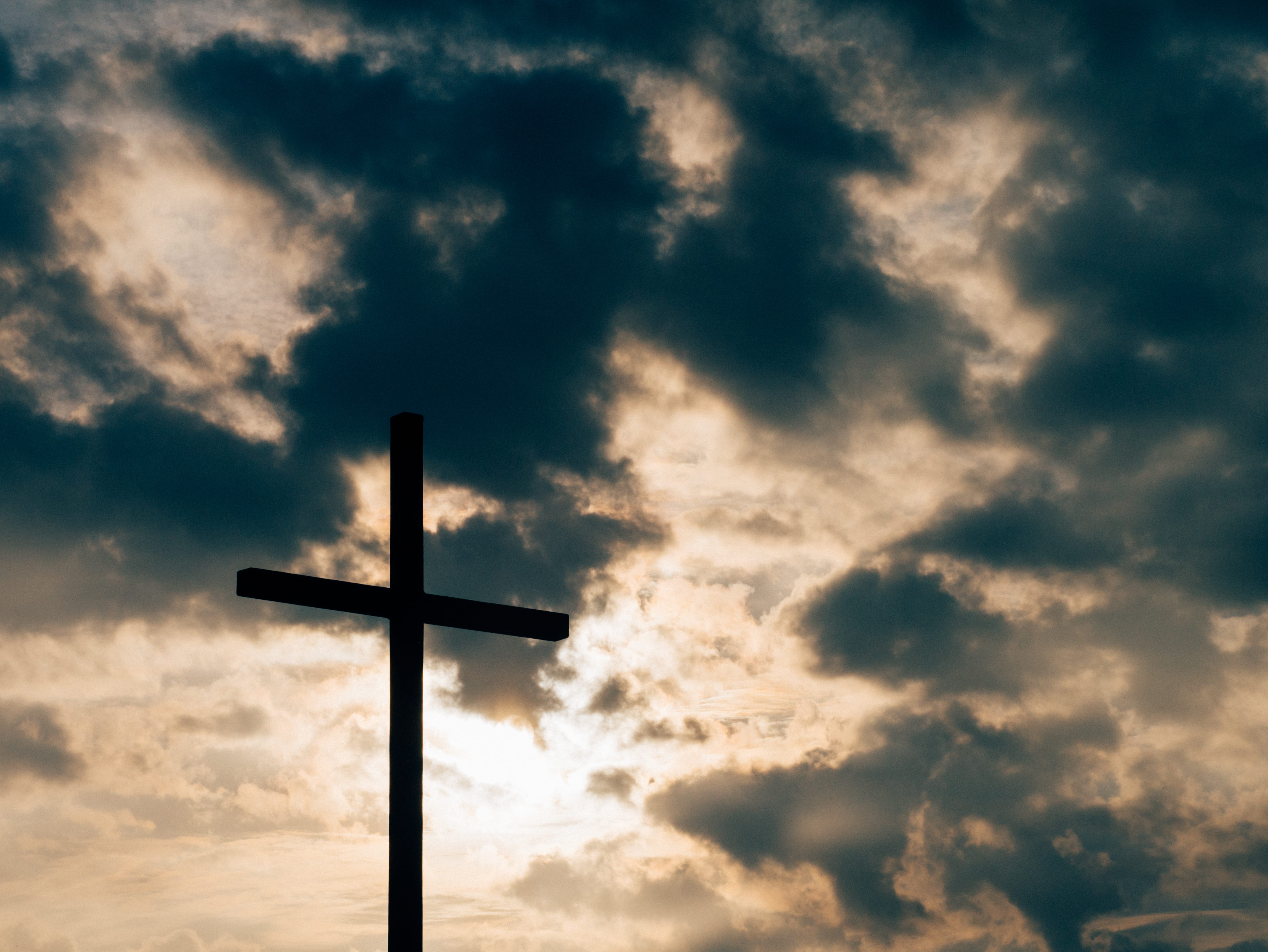 storm, 4K, cross shape, cloudscape, nature, hope - concept, symbol, silhouette, cloud - sky, forgiveness, dramatic sky, cloudy, religion, crucifix, sky, HD Wallpaper