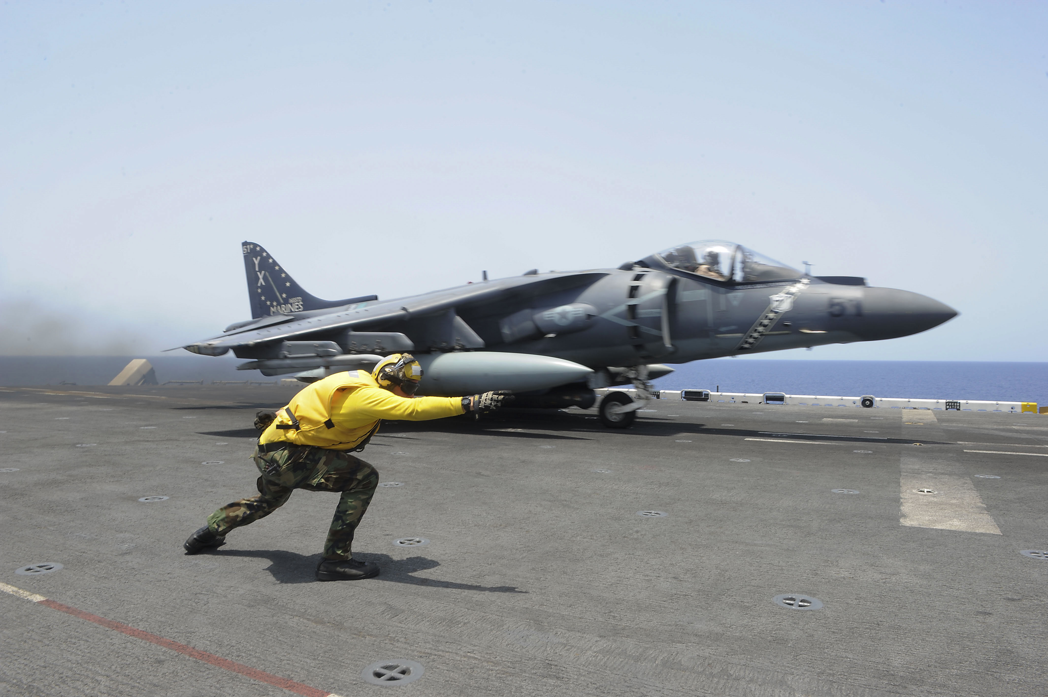 USS Boxer (LHD 4), 4K, Flight ops, AV-8B Harrier II, In.With. Navy, HD Wallpaper